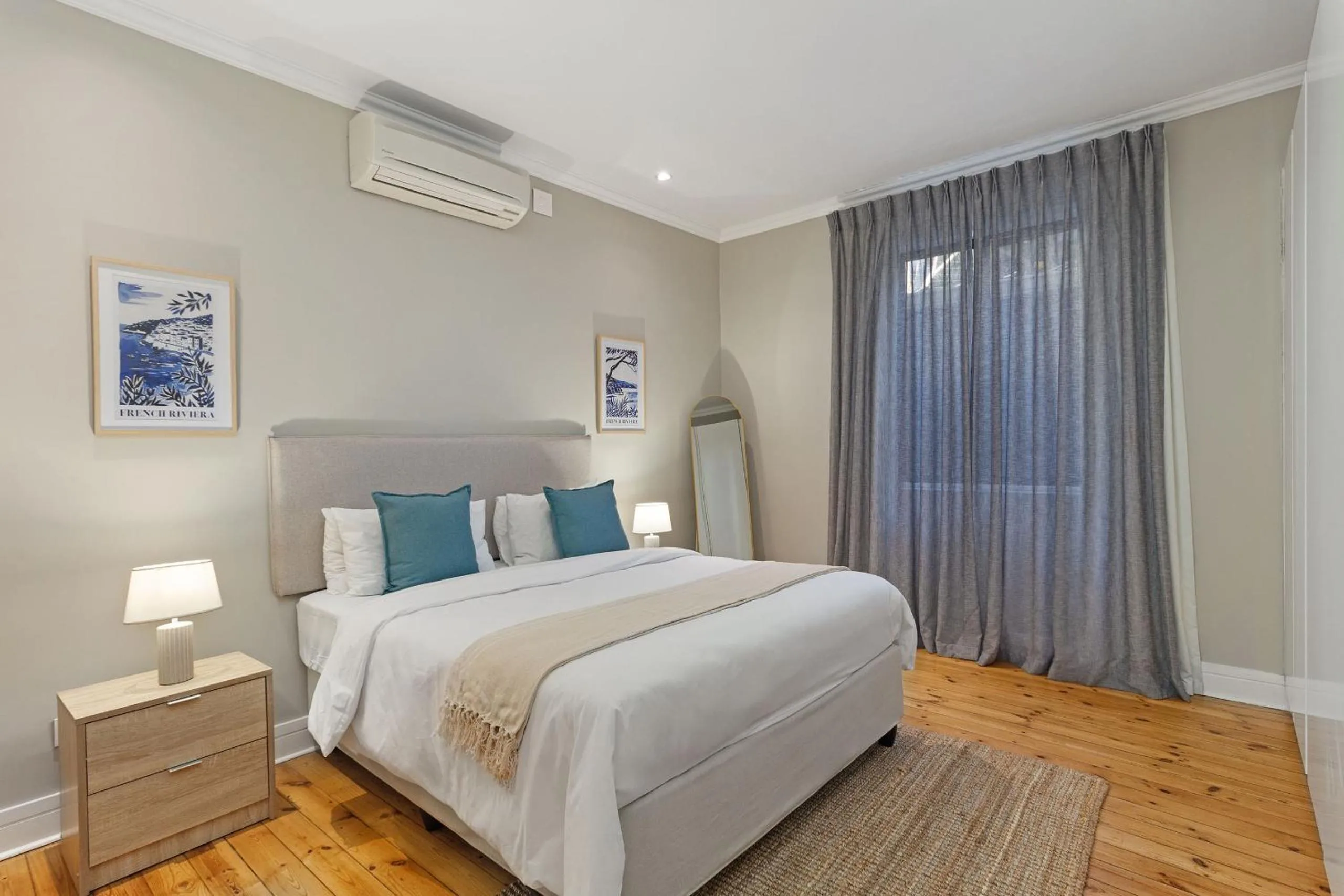 Bed in Warwick Mansions 2 & 3