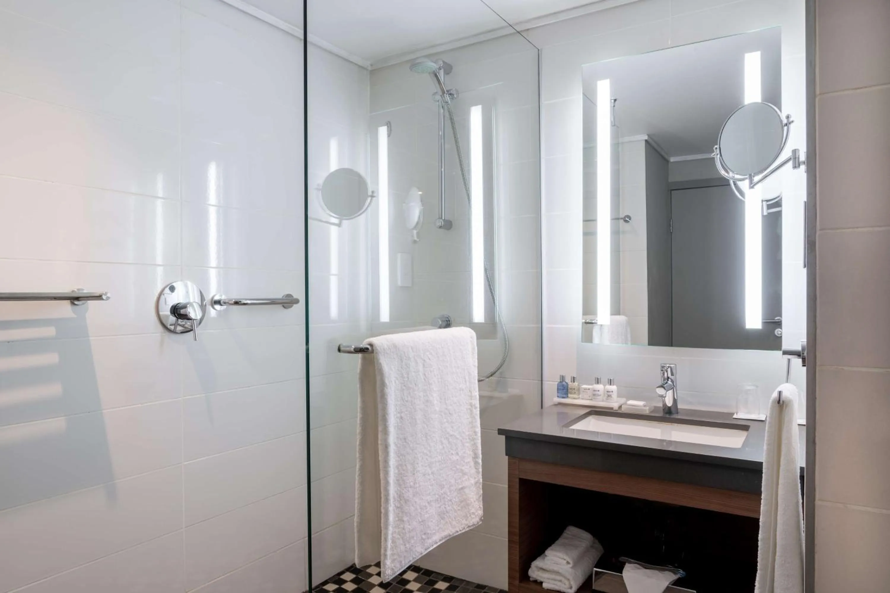 Bathroom in Radisson Blu Mammy Yoko Hotel