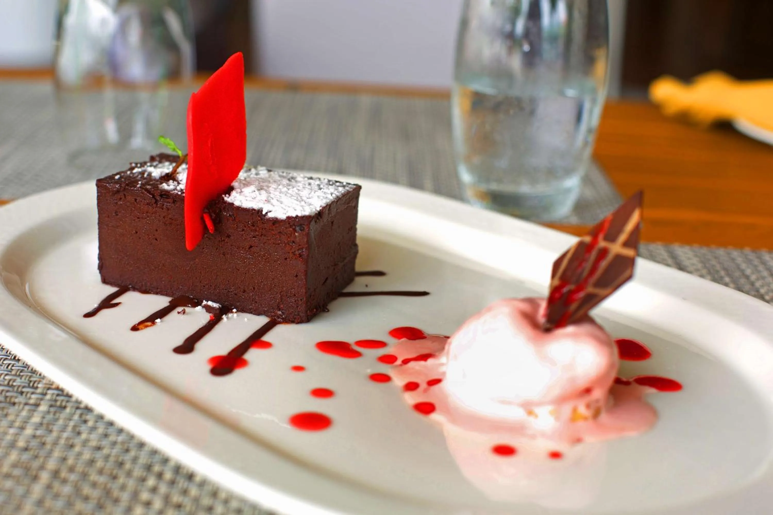 Restaurant/places to eat in Radisson Blu Mammy Yoko Hotel