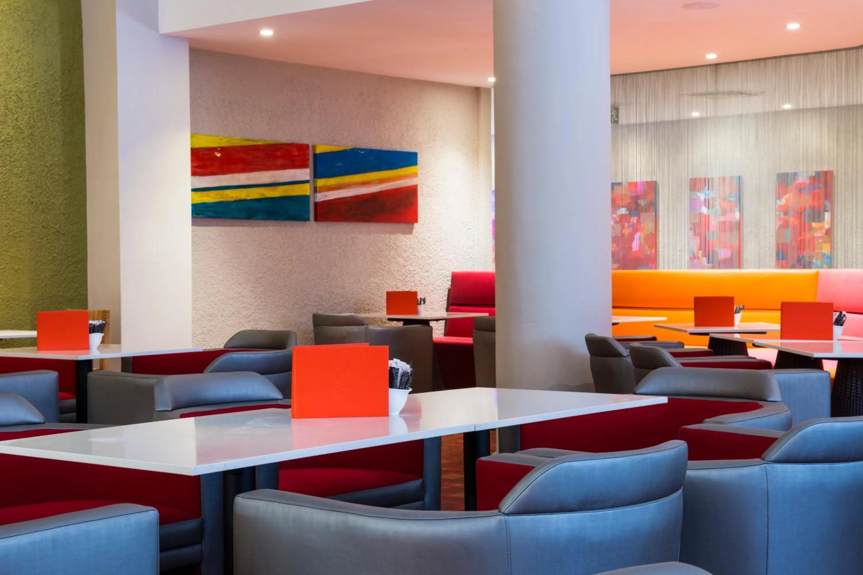 Lounge or bar in Radisson Blu Mammy Yoko Hotel