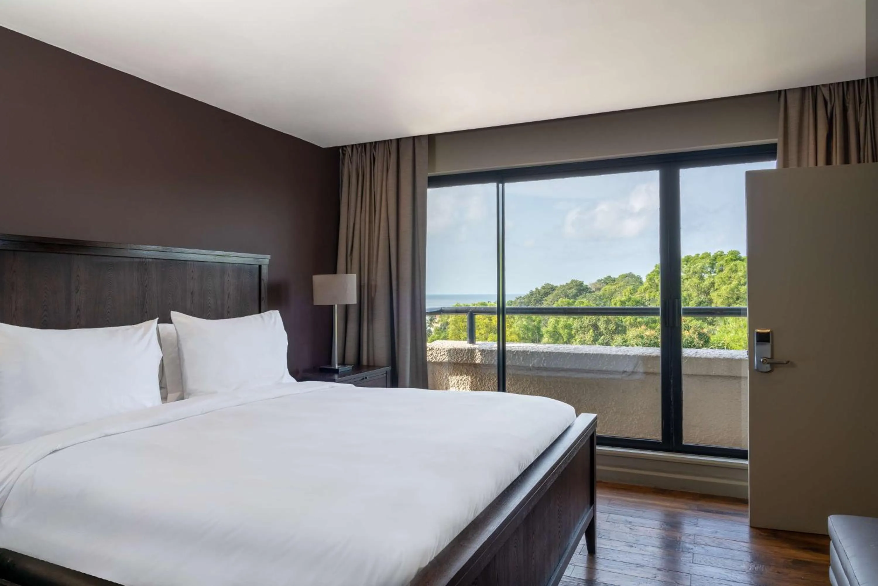 Garden, Bed in Radisson Blu Mammy Yoko Hotel