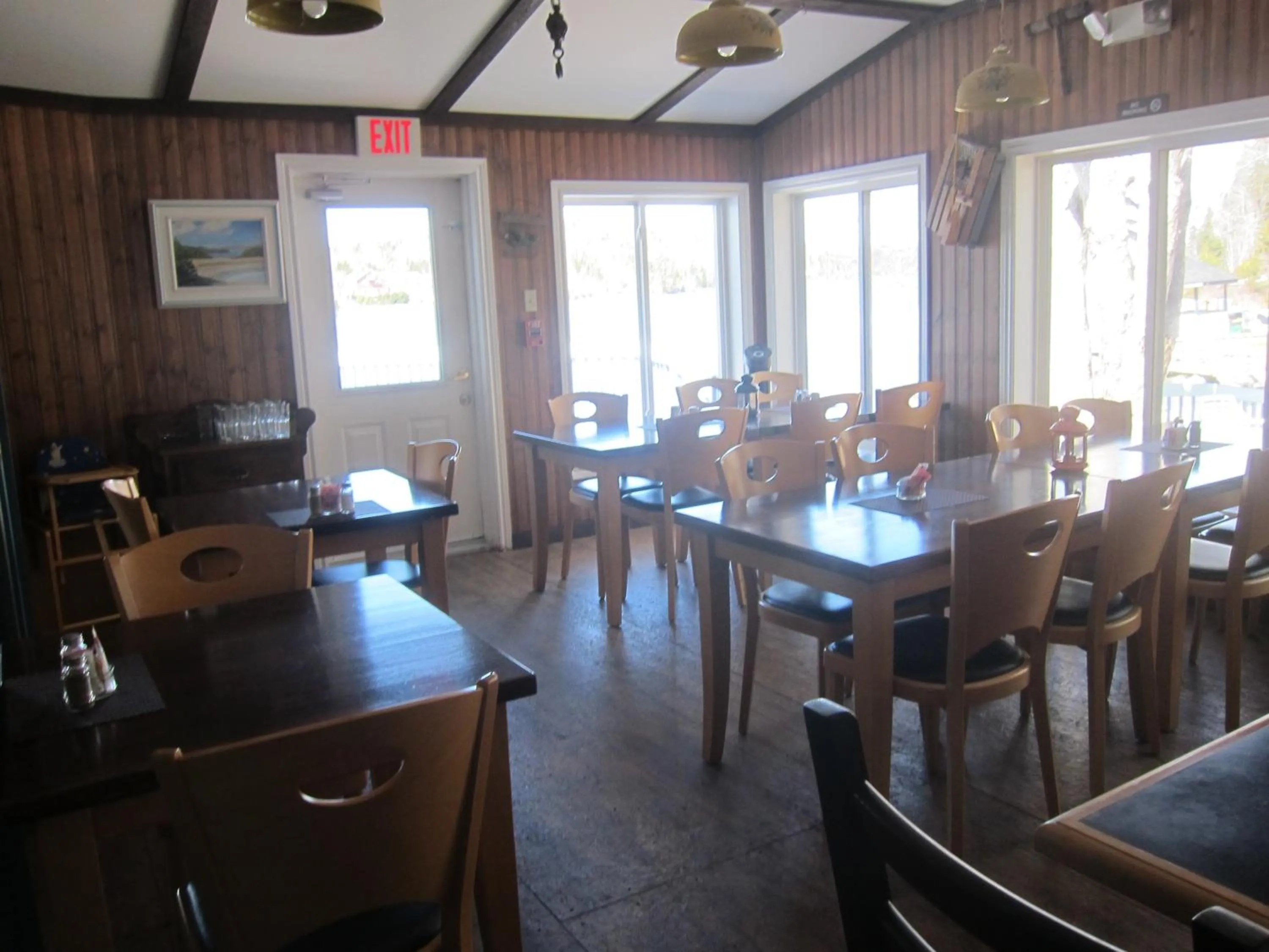 Restaurant/Places to Eat in Salmon River Country Inn
