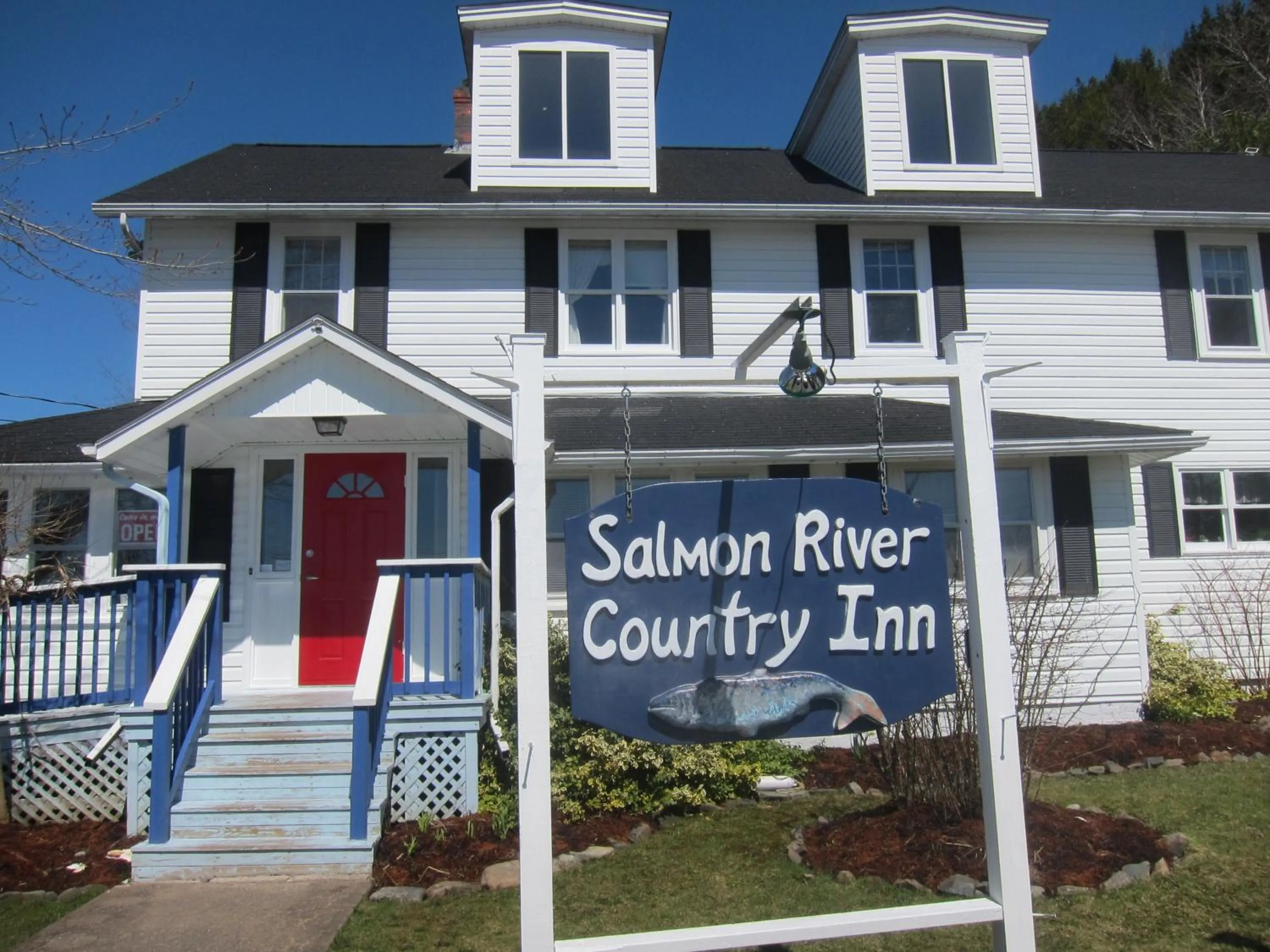 Facade/entrance, Property Building in Salmon River Country Inn