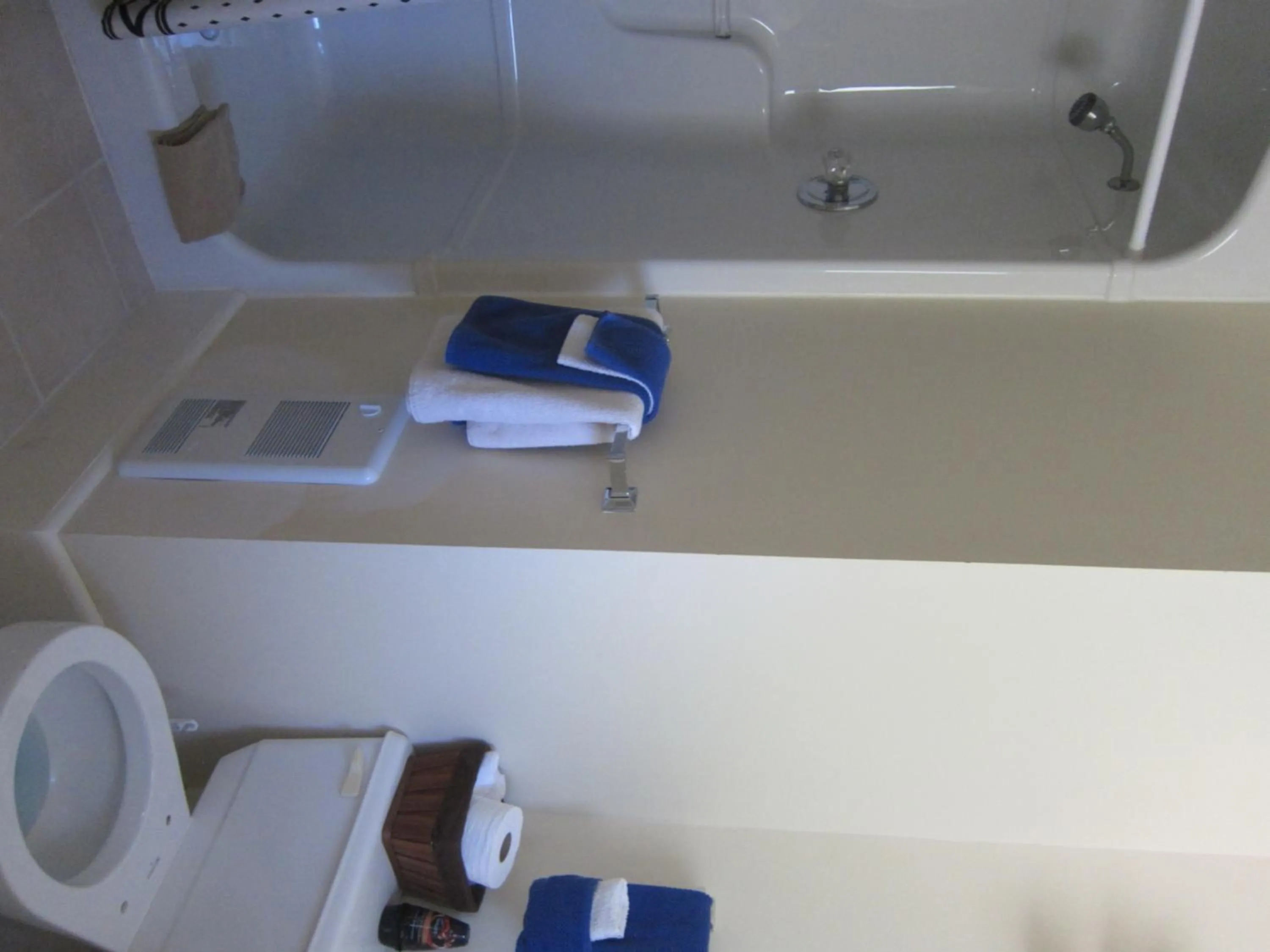 Bathroom in Salmon River Country Inn