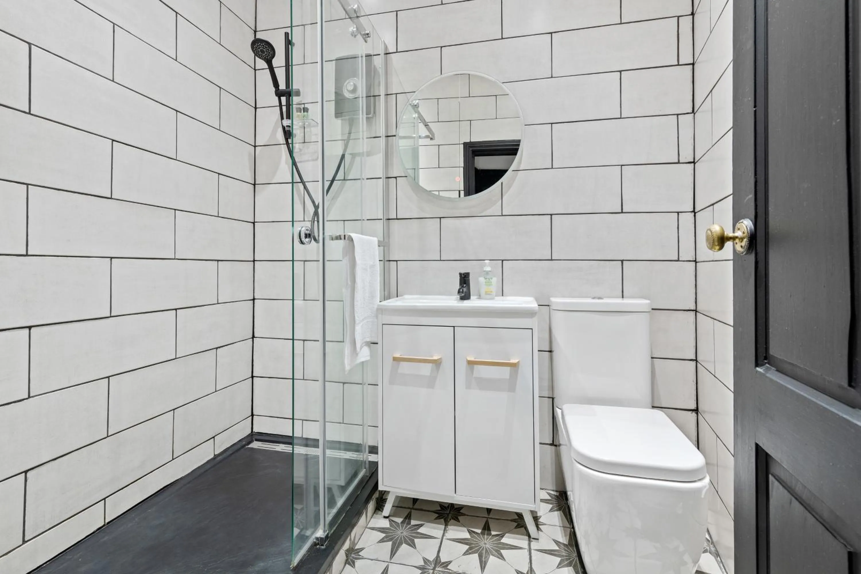 Bathroom in Hidden retreat in the heart of the city - 2 Bed Apt