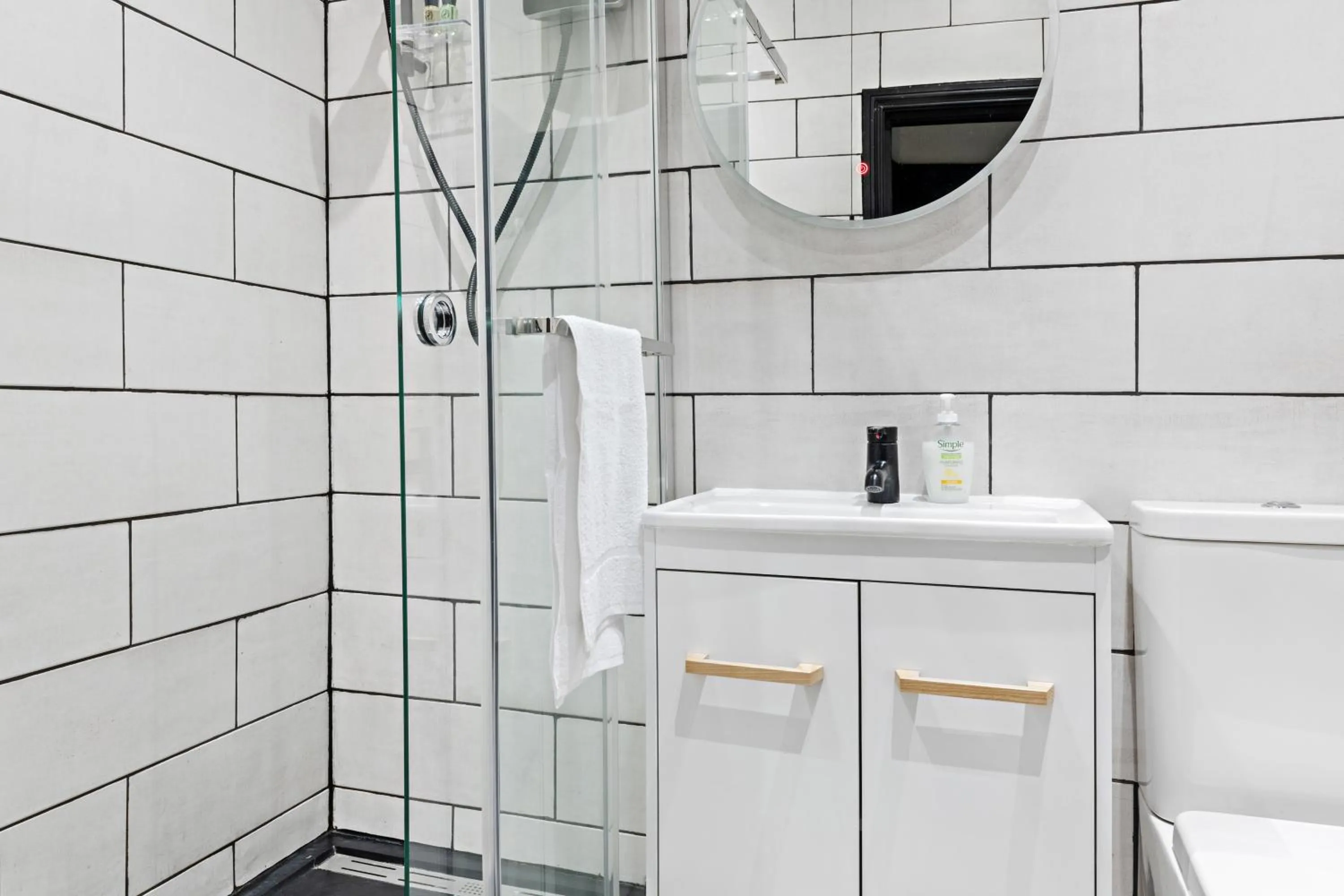 Bathroom in Hidden retreat in the heart of the city - 2 Bed Apt