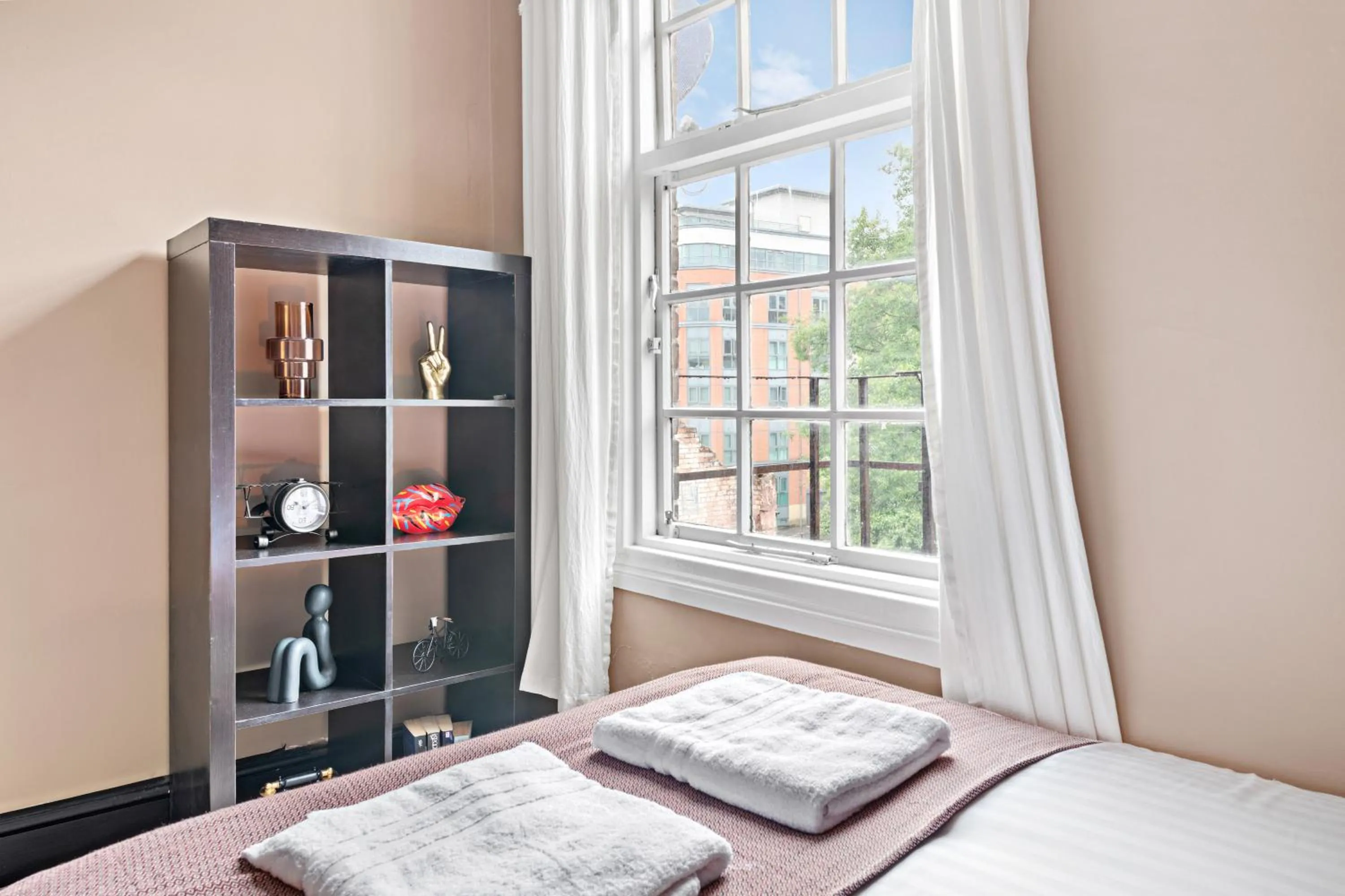 Bedroom, Bed in Hidden retreat in the heart of the city - 2 Bed Apt
