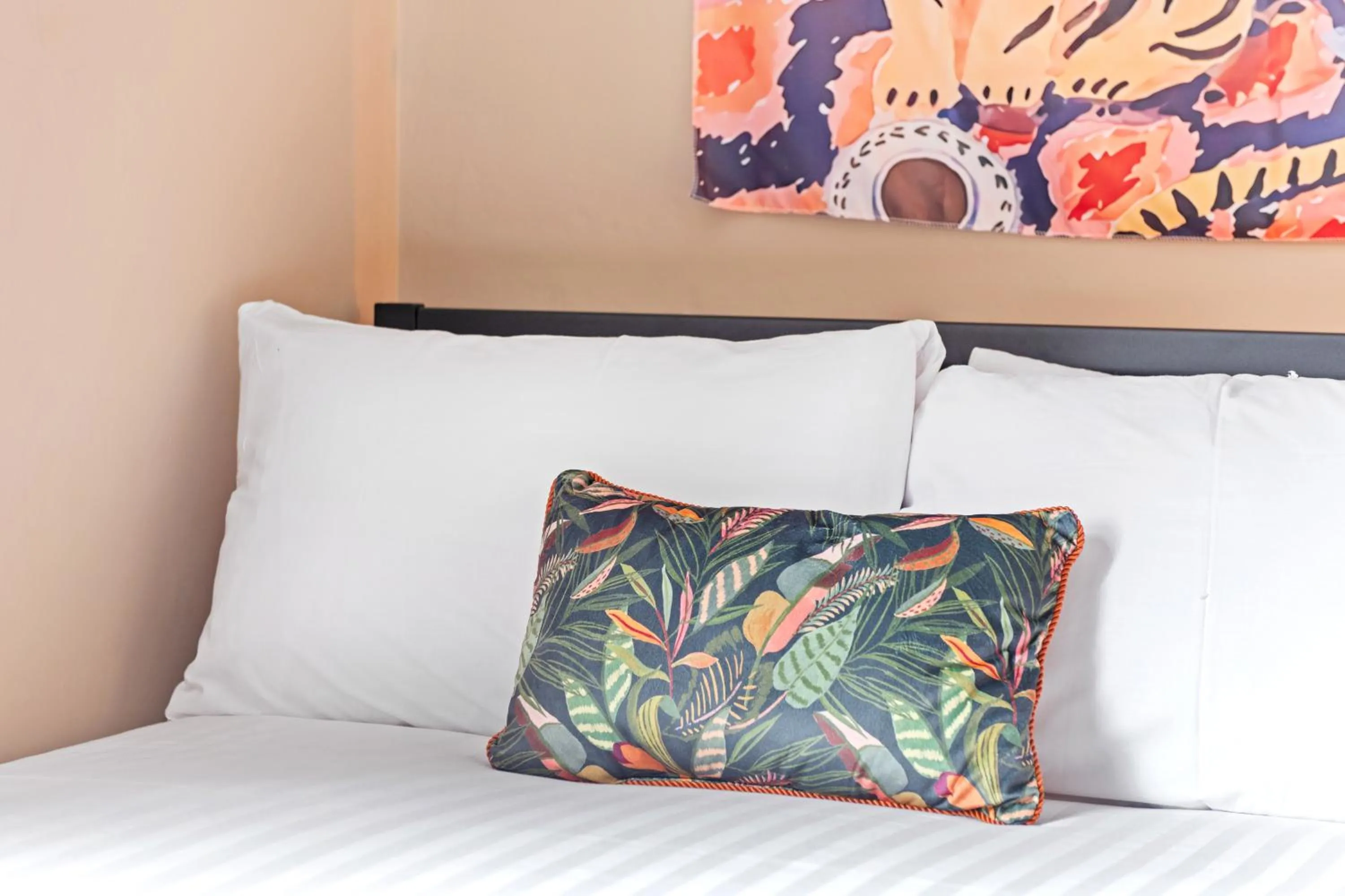 Bedroom, Bed in Hidden retreat in the heart of the city - 2 Bed Apt