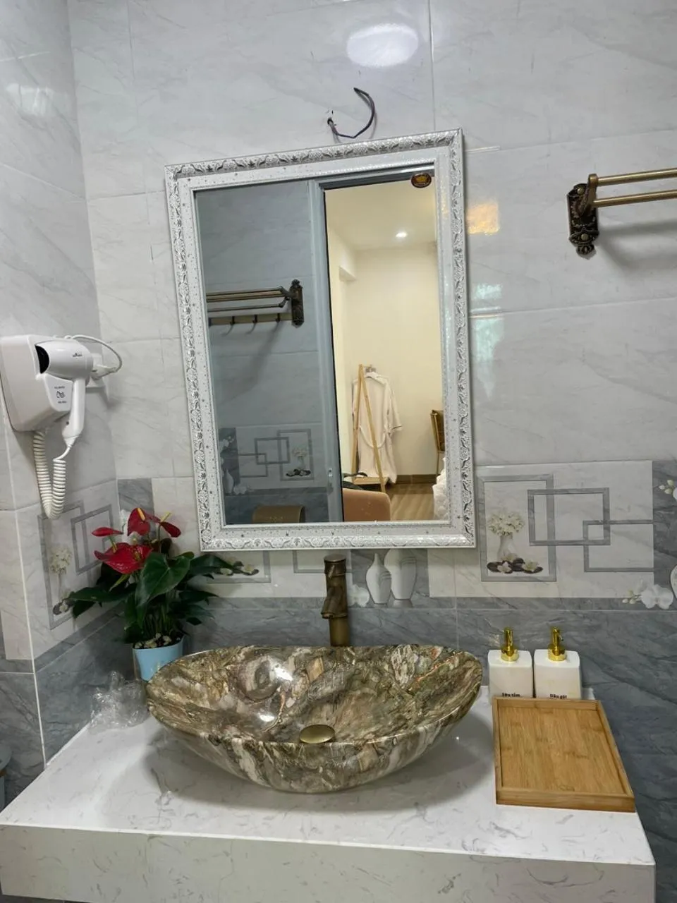 Bathroom in Nhà Nghỉ Huyền Anh