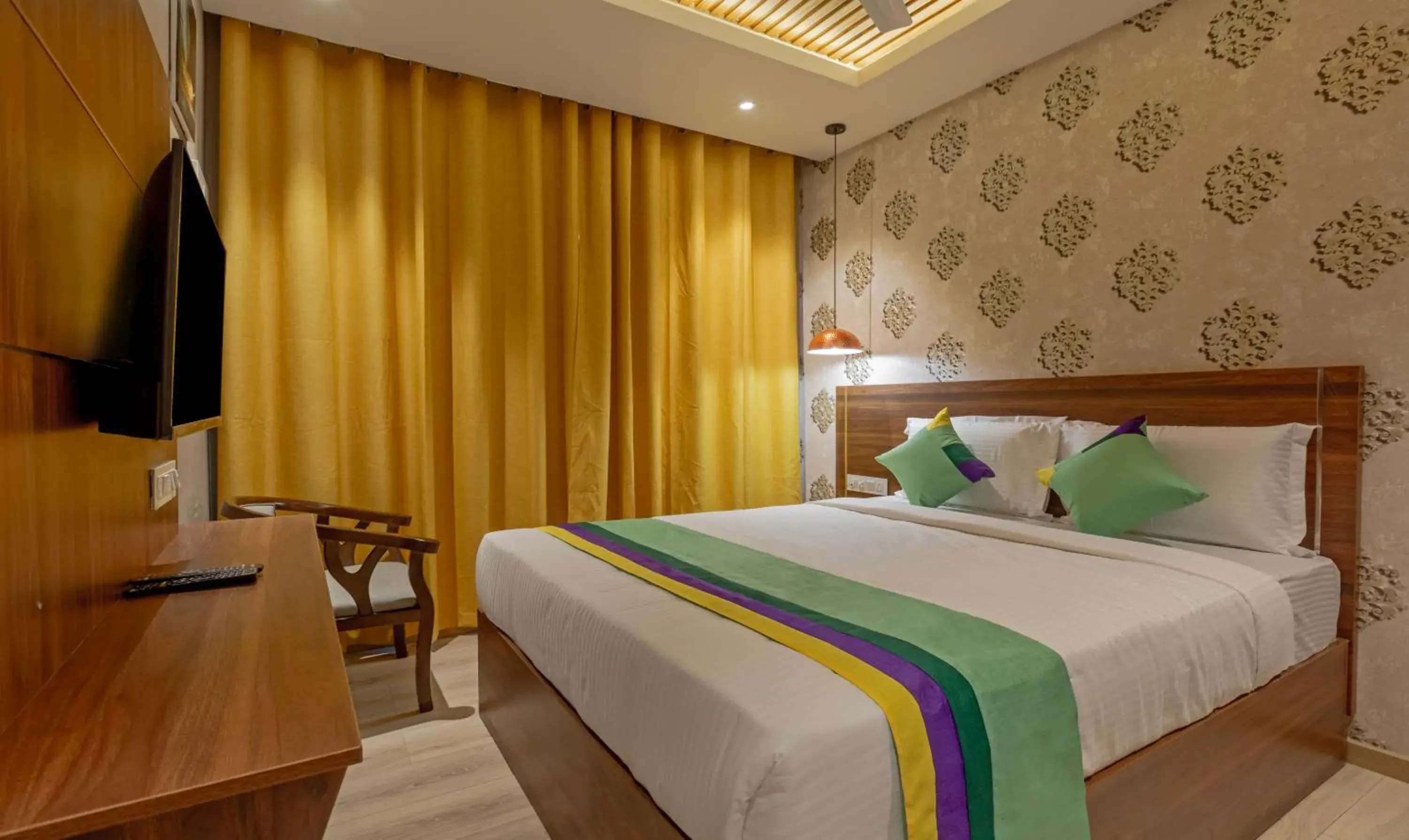 Bedroom, Bed in Treebo Windsor Heights Bedroom, Bed in Treebo Windsor Heights