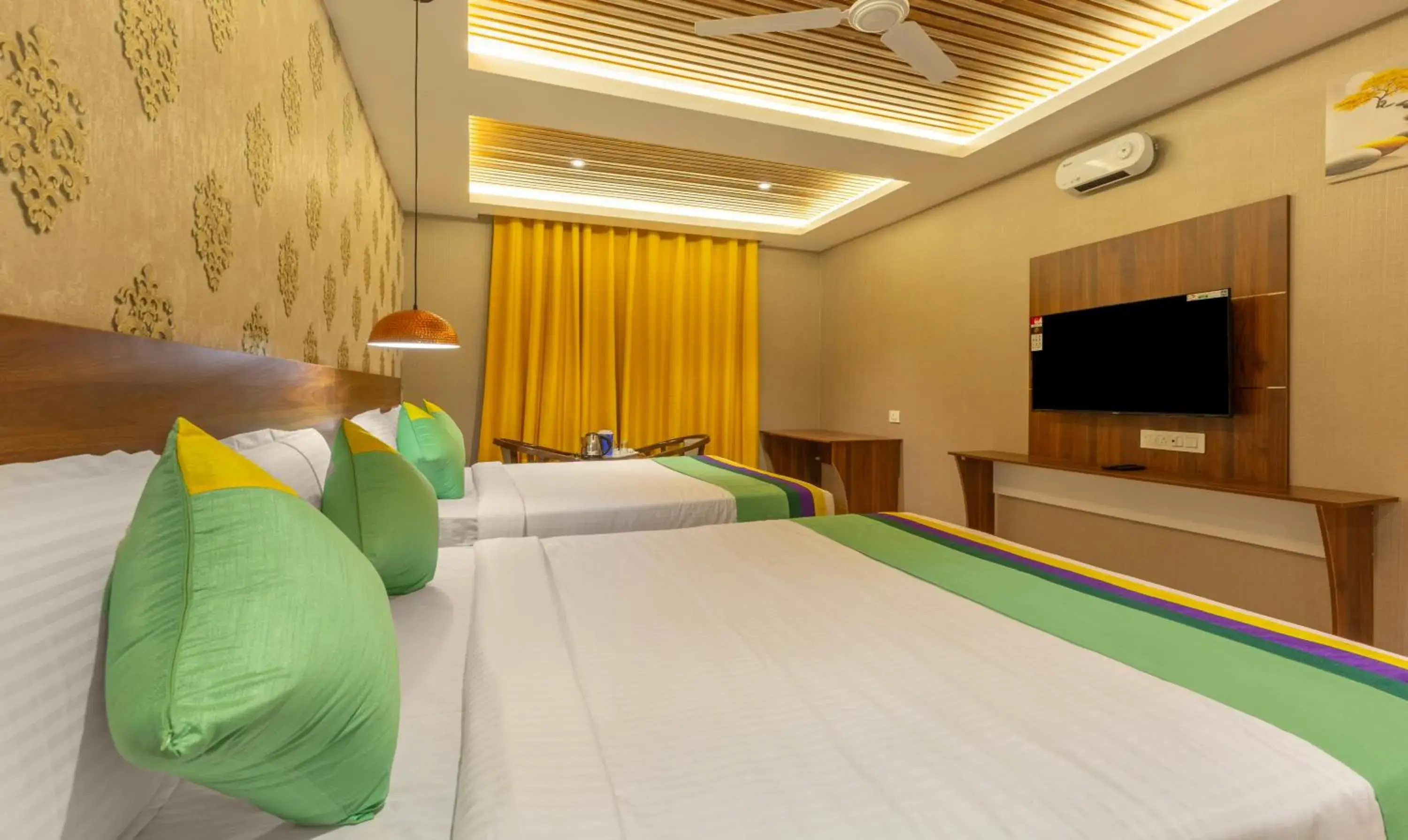 Bedroom, Bed in Treebo Windsor Heights Bedroom, Bed in Treebo Windsor Heights