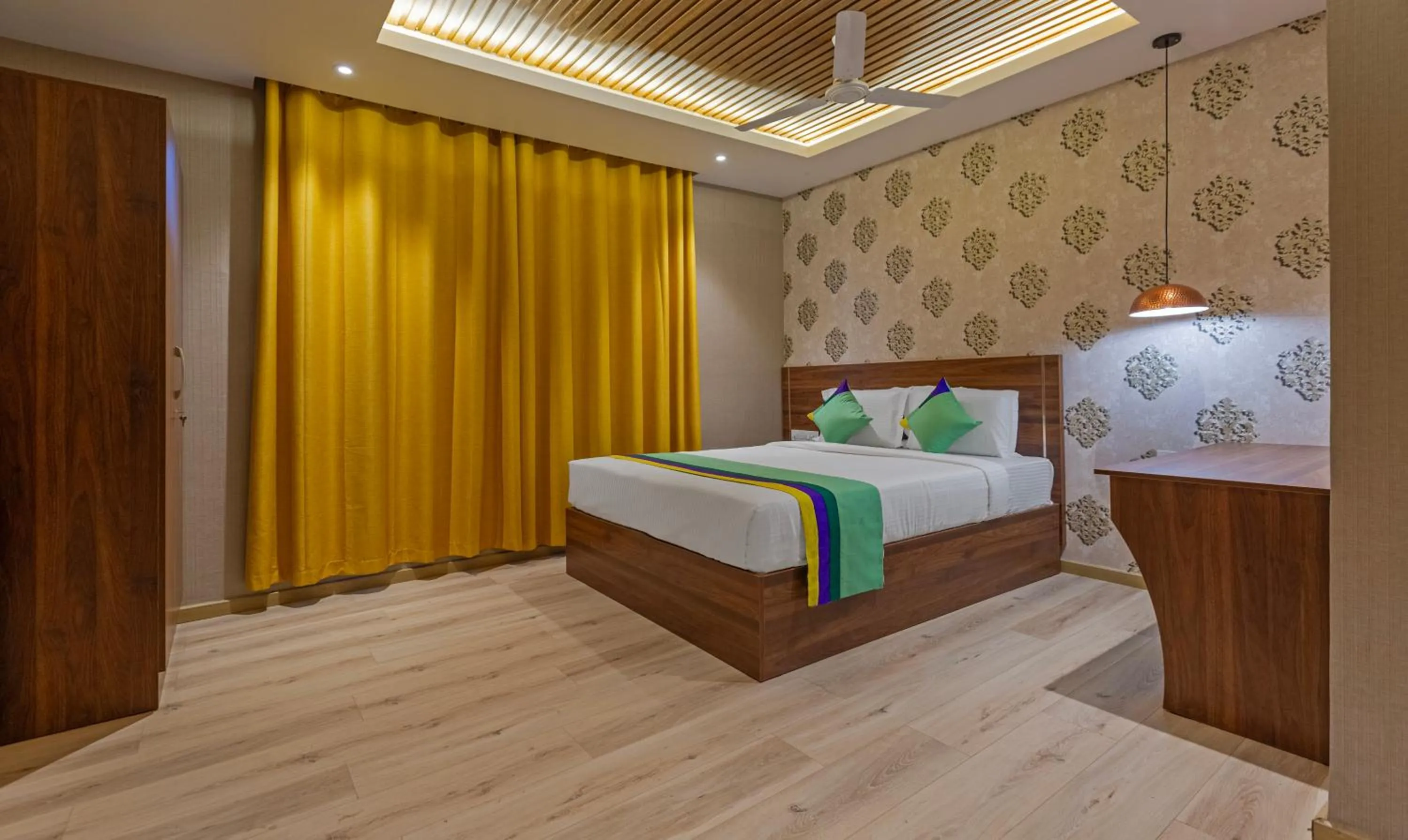 Bedroom, Bed in Treebo Windsor Heights