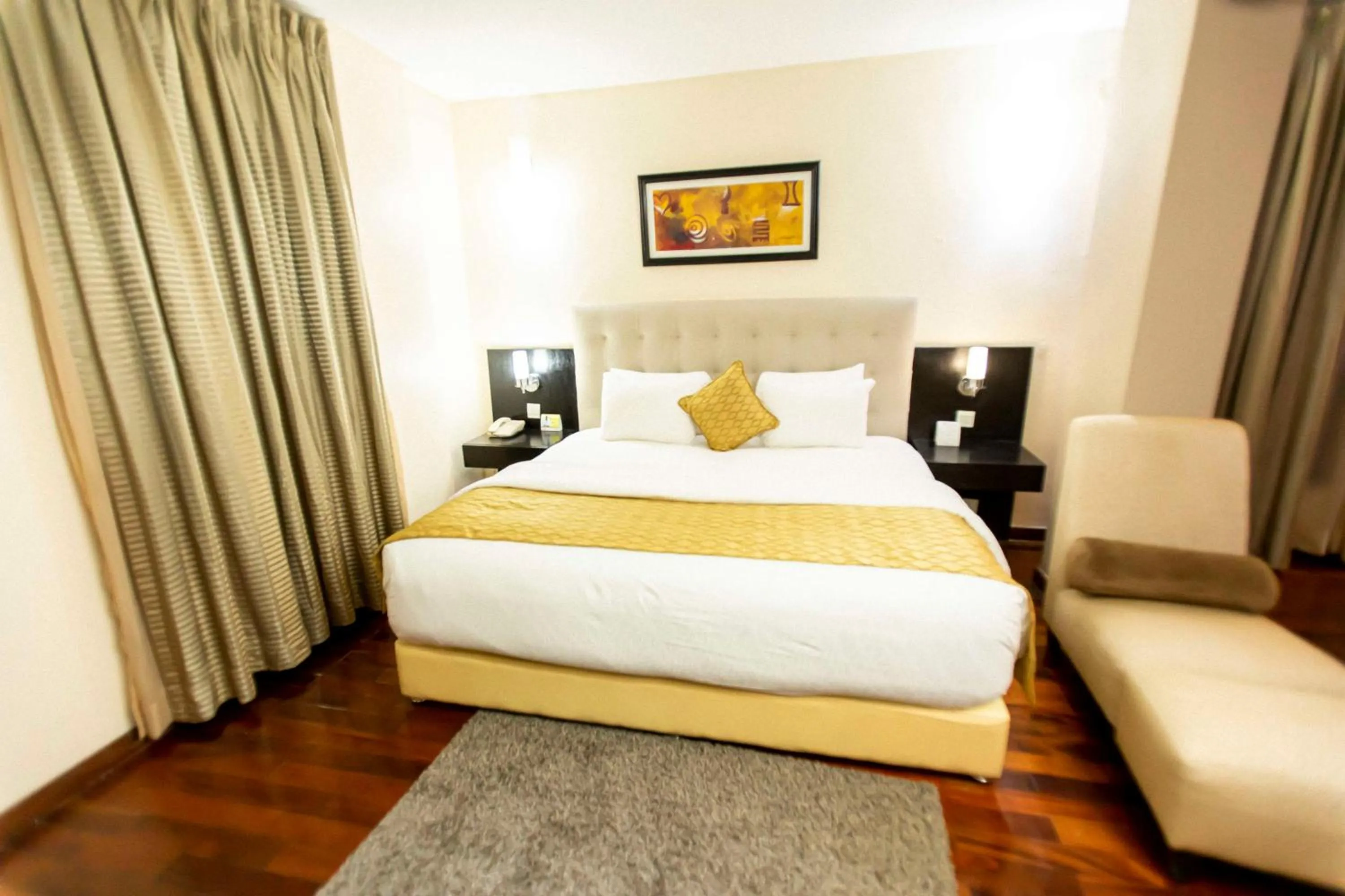Photo of the whole room, Bed in Best Western Premier Accra Airport Hotel