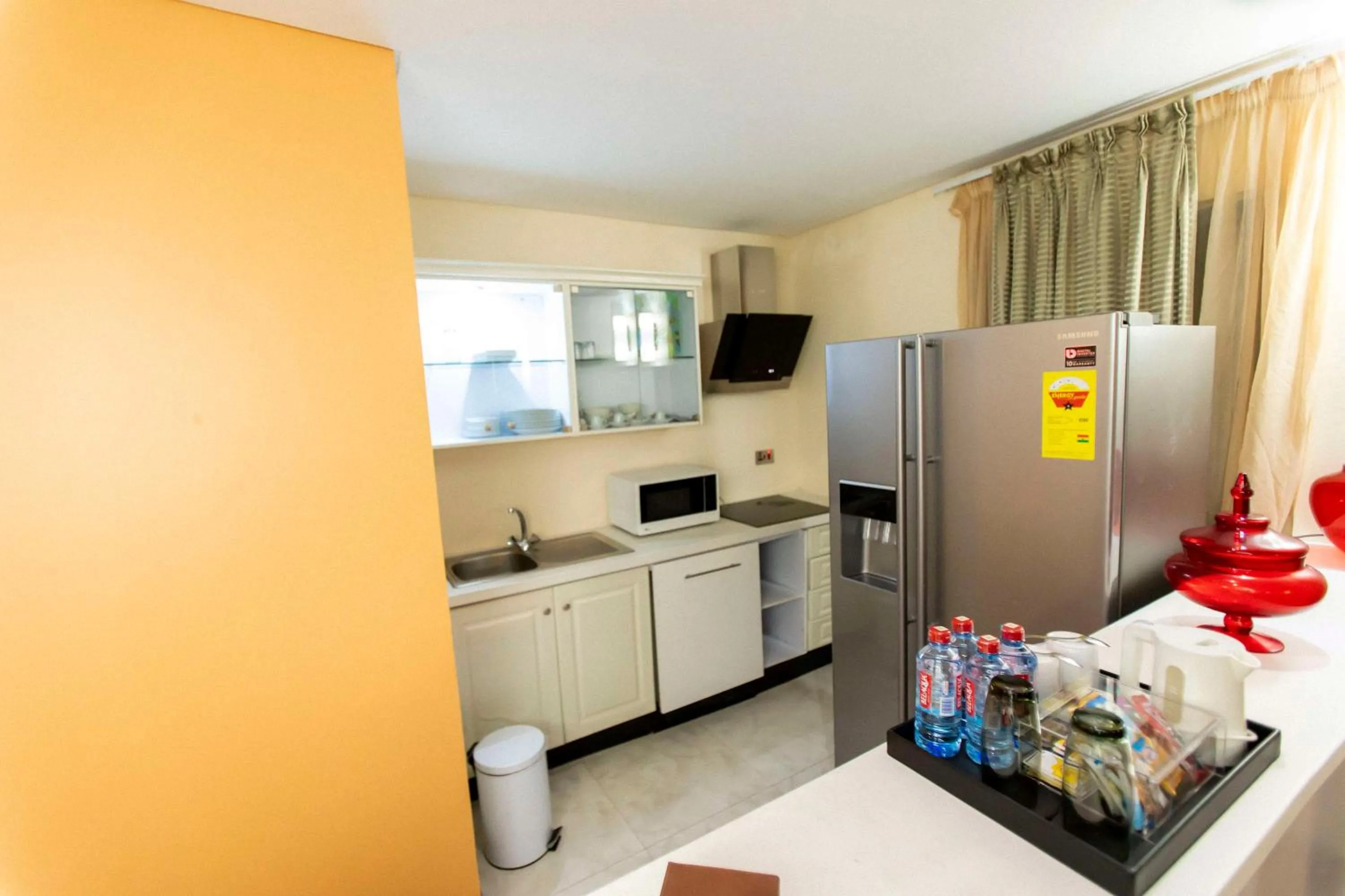 Kitchen or kitchenette in Best Western Premier Accra Airport Hotel