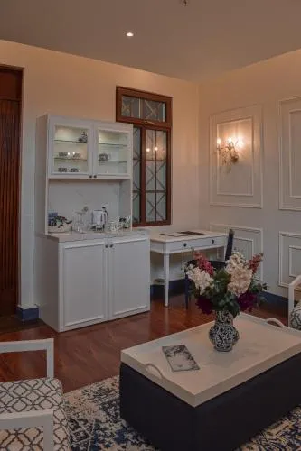Parc Royal Suites Hotel