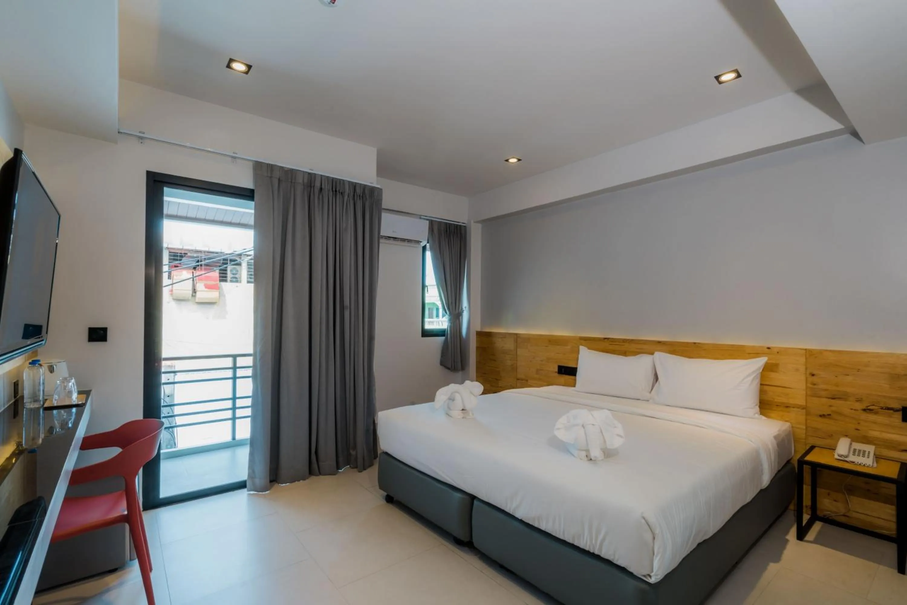 Bed in Lek Lek Samui Room X Coffee Bar