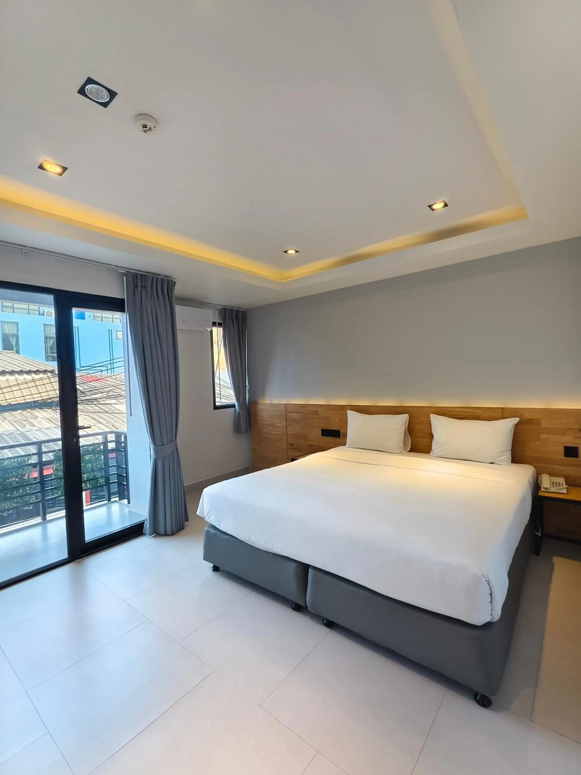 Bed in Lek Lek Samui Room X Coffee Bar