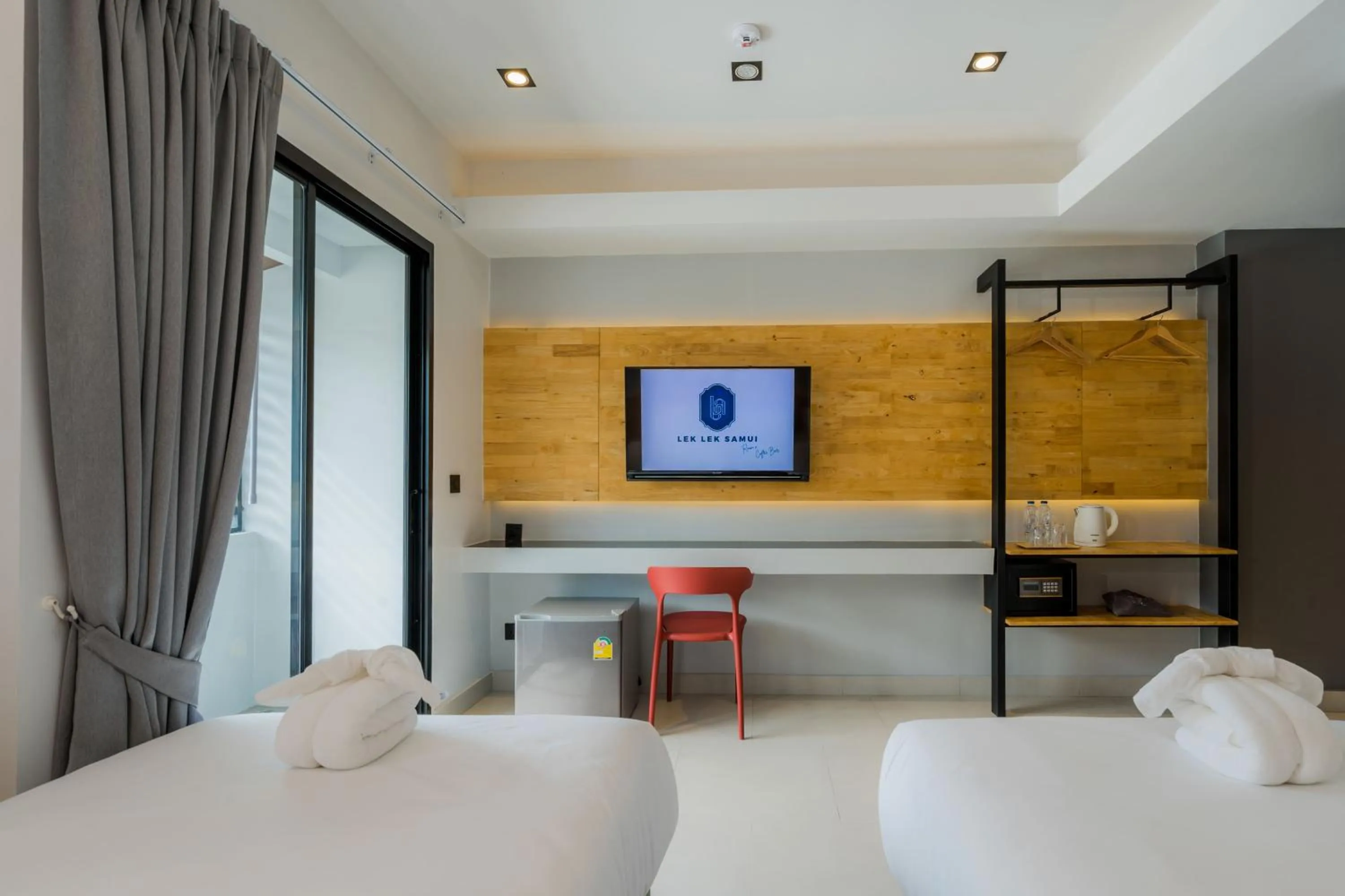 hair dresser, Bed in Lek Lek Samui Room X Coffee Bar