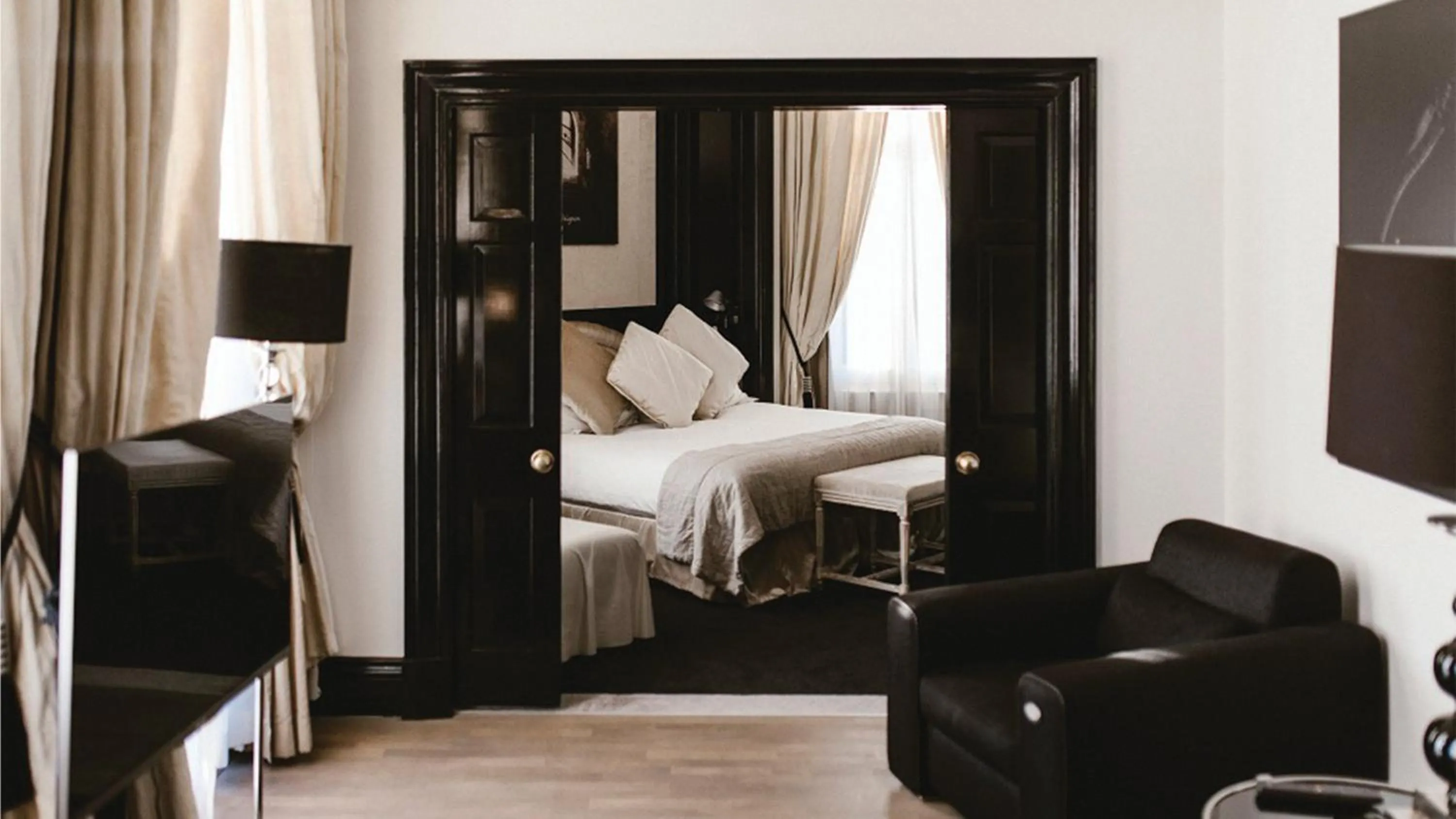 Photo of the whole room, Bed in InterContinental Amstel Amsterdam by IHG