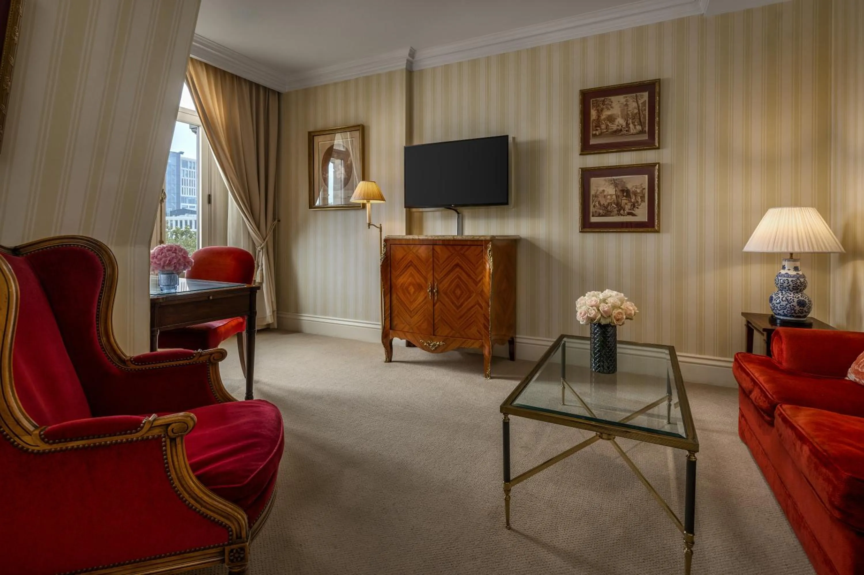 Living room in InterContinental Amstel Amsterdam by IHG
