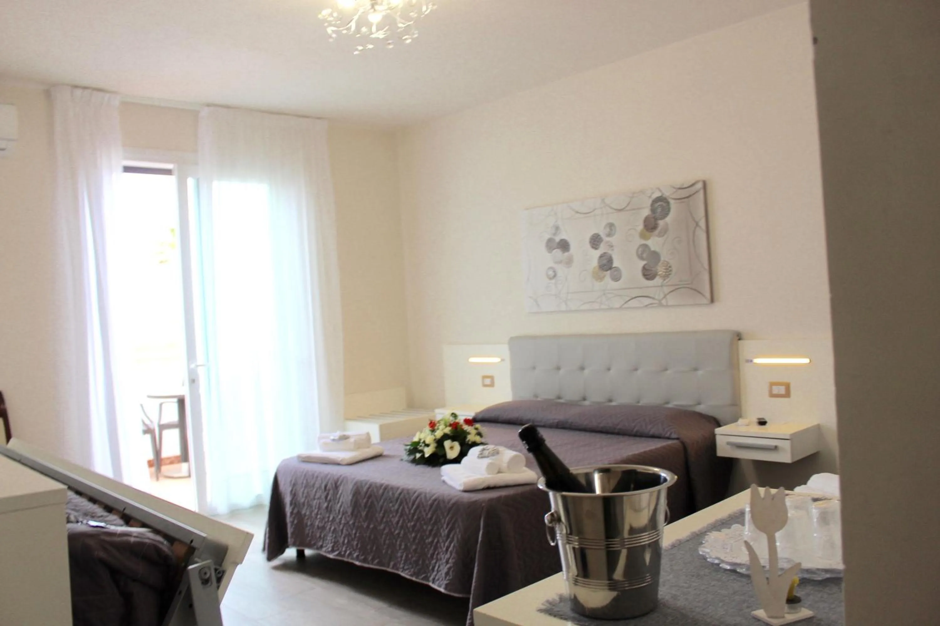 Photo of the whole room, Bed in Hotel Villa Giovanna