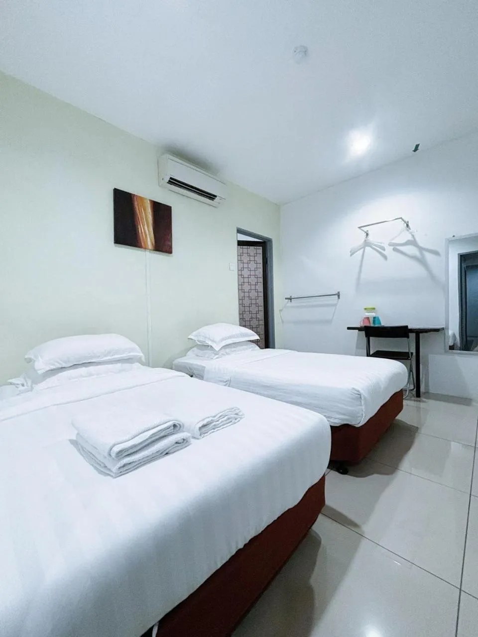 Bedroom, Bed in Asia Green Hotel