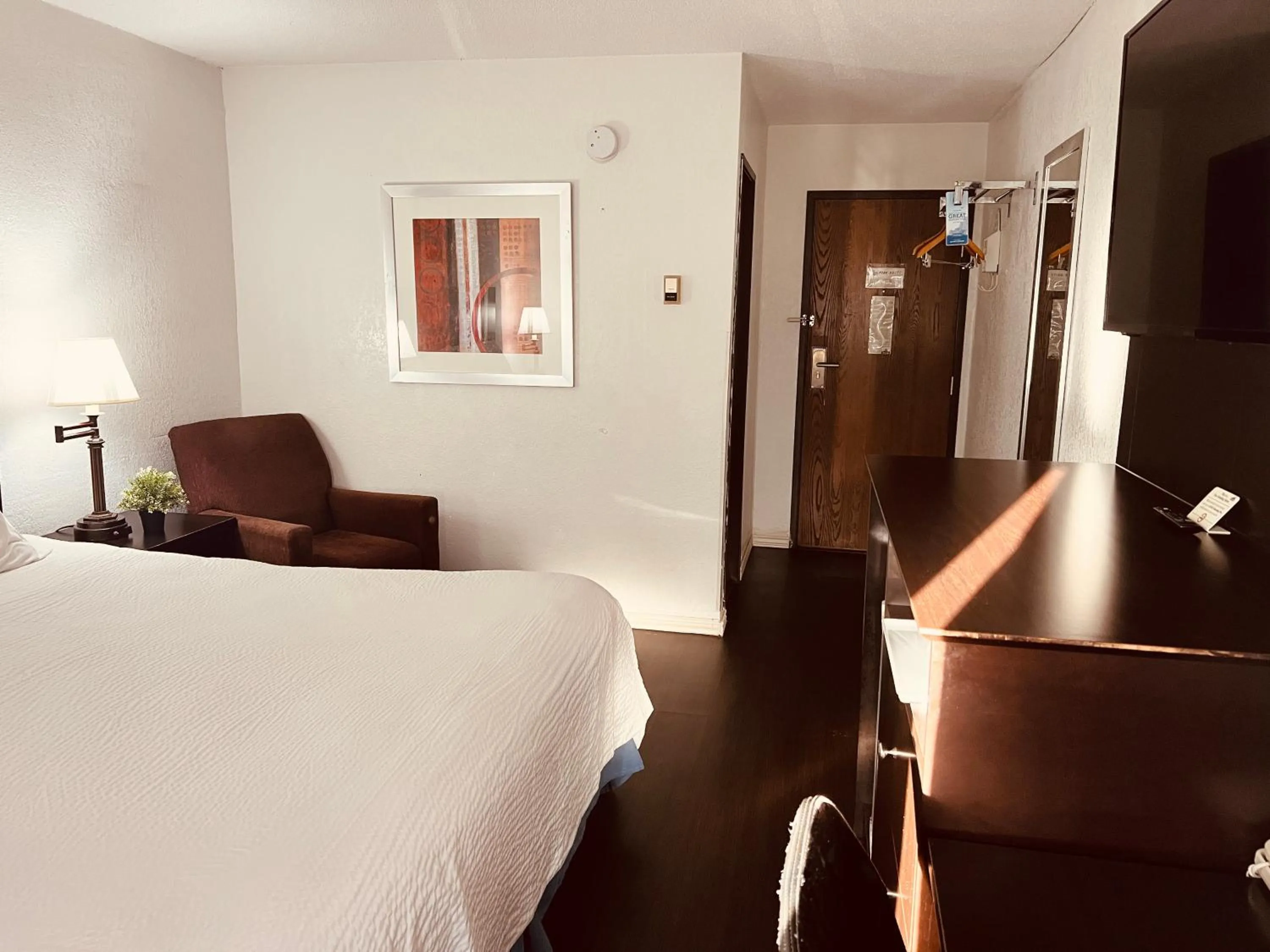 Bed in Travelodge by Wyndham Valleyfair Shakopee