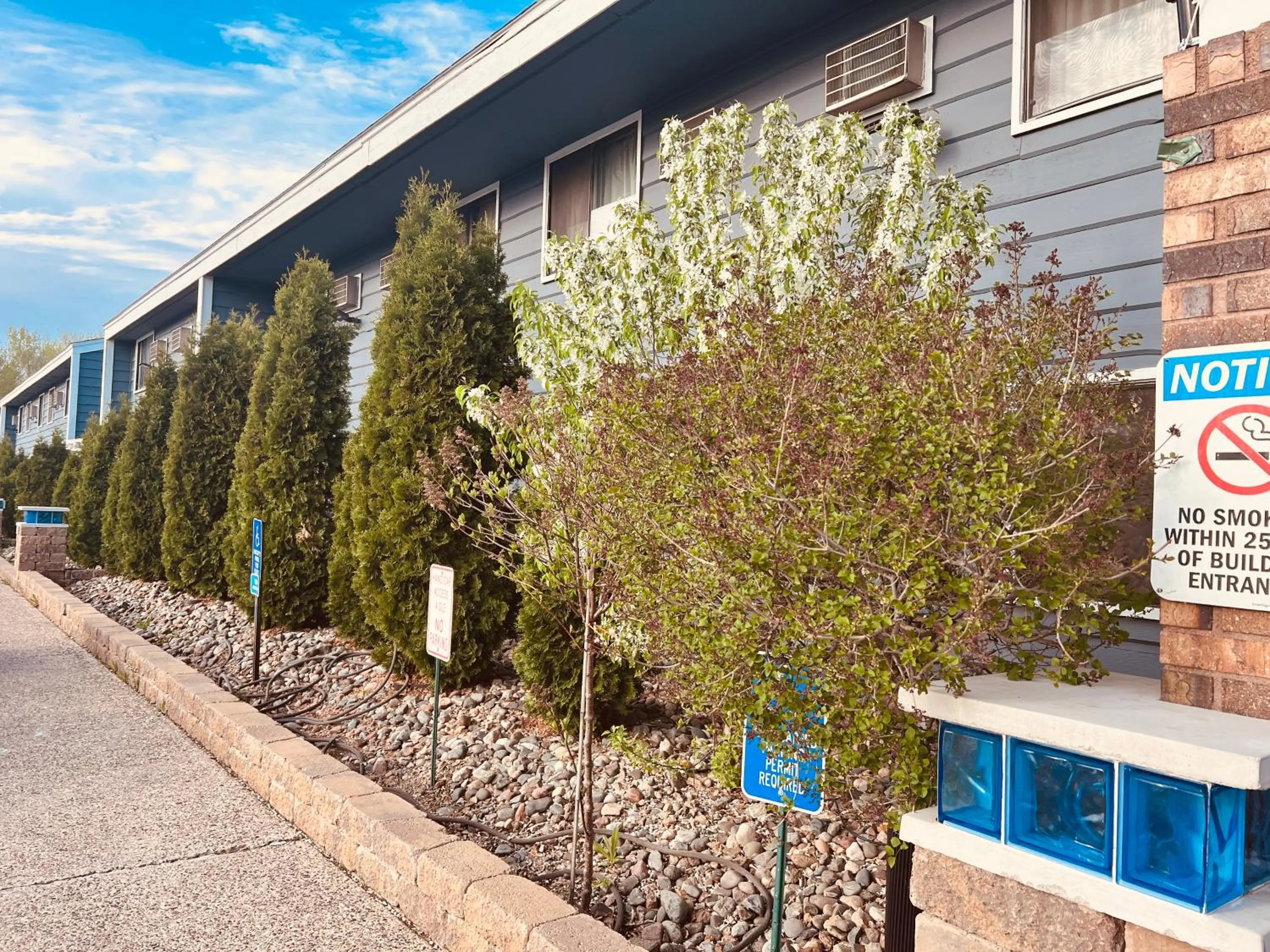 Parking in Travelodge by Wyndham Valleyfair Shakopee