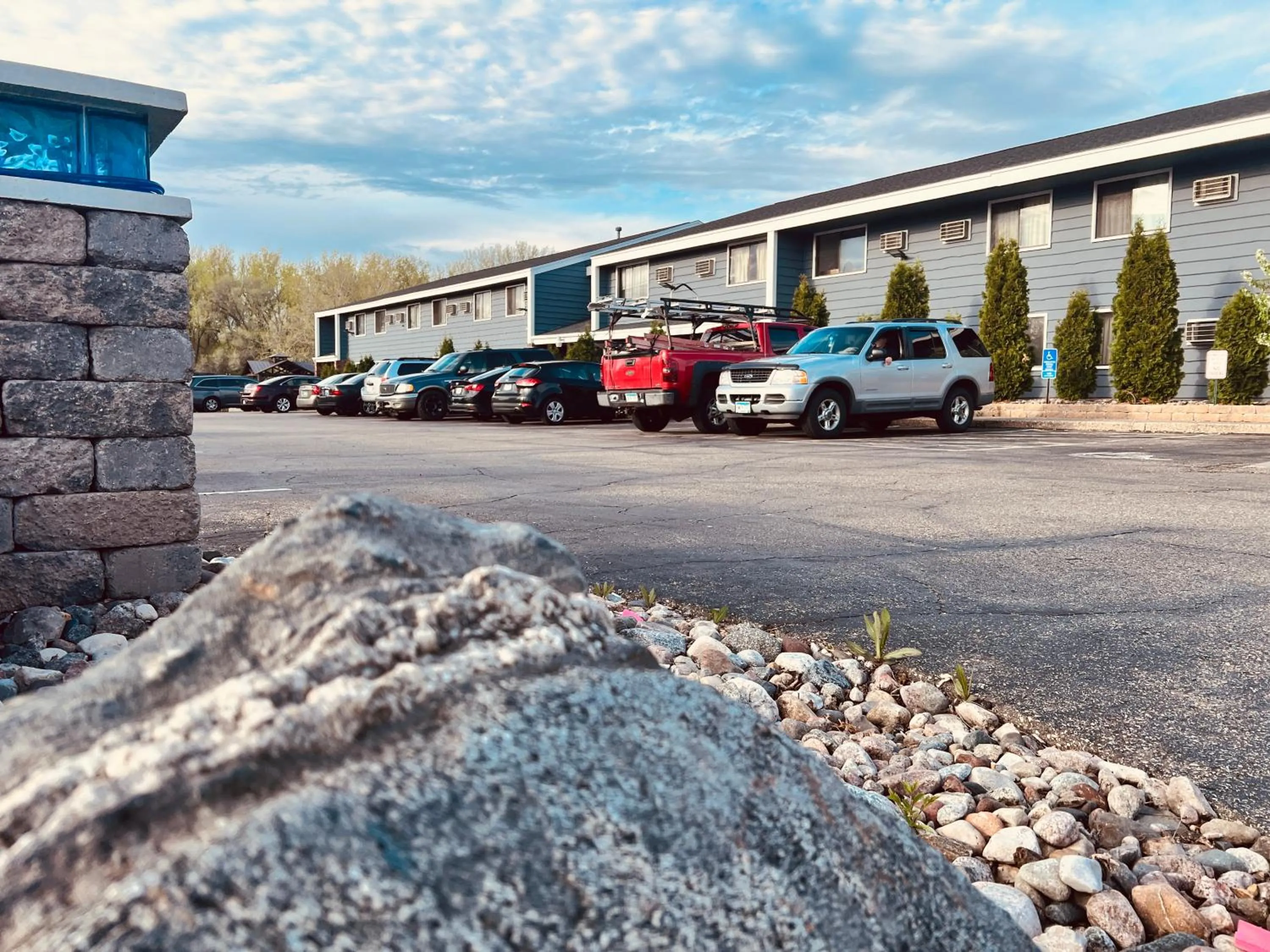 Parking in Travelodge by Wyndham Valleyfair Shakopee