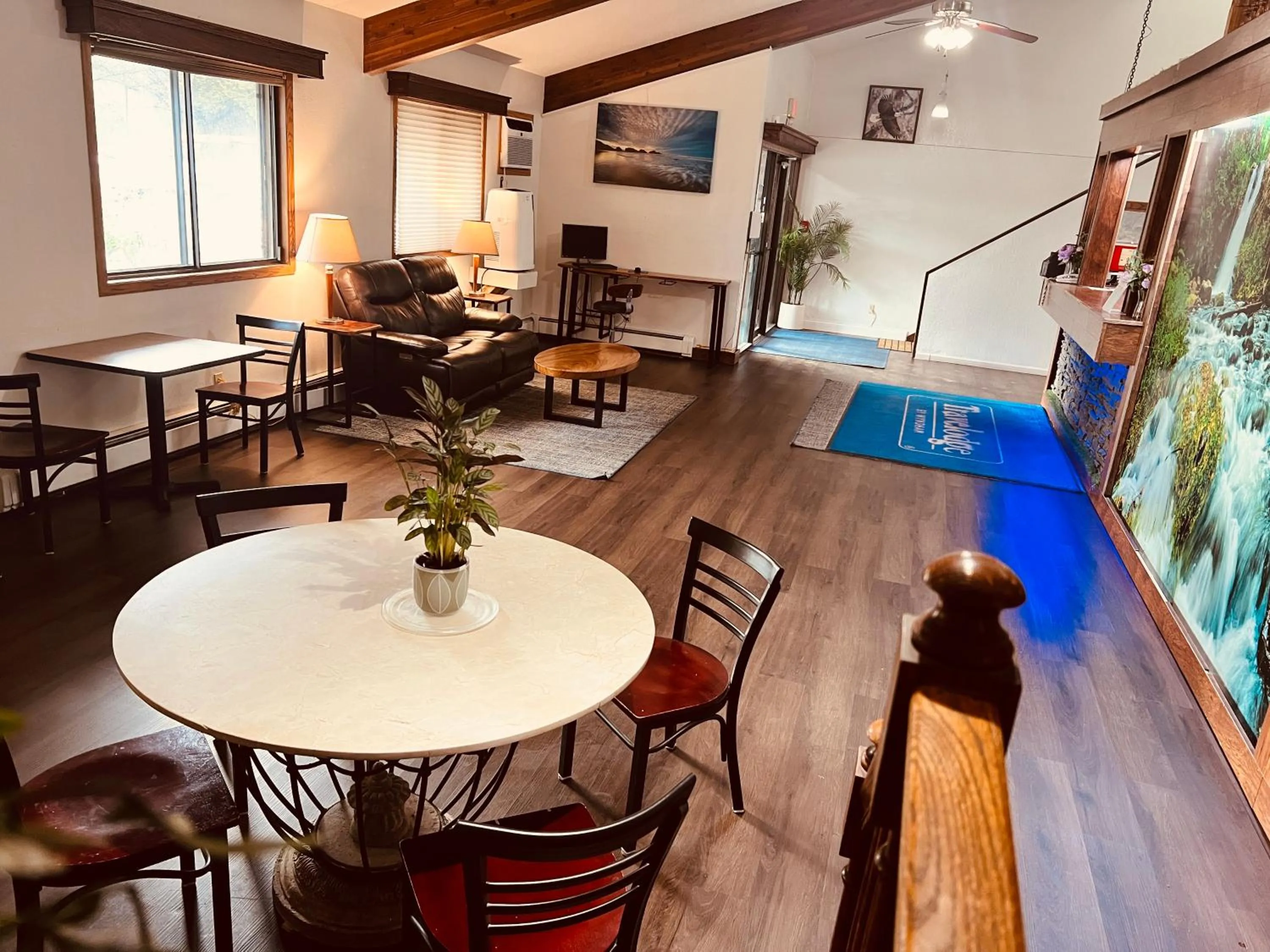 Breakfast in Travelodge by Wyndham Valleyfair Shakopee