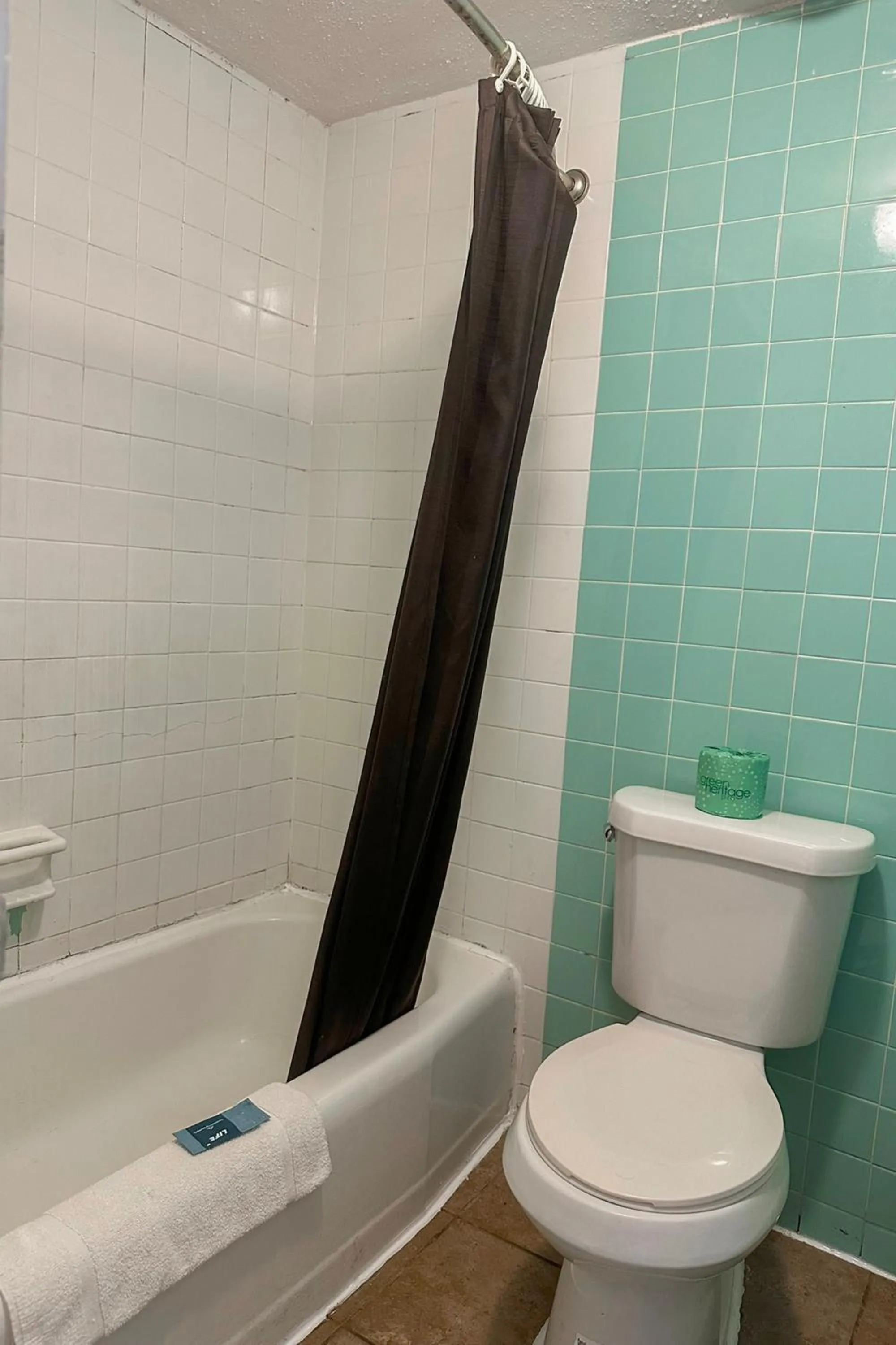 Bathroom in OYO Hickory House Inn