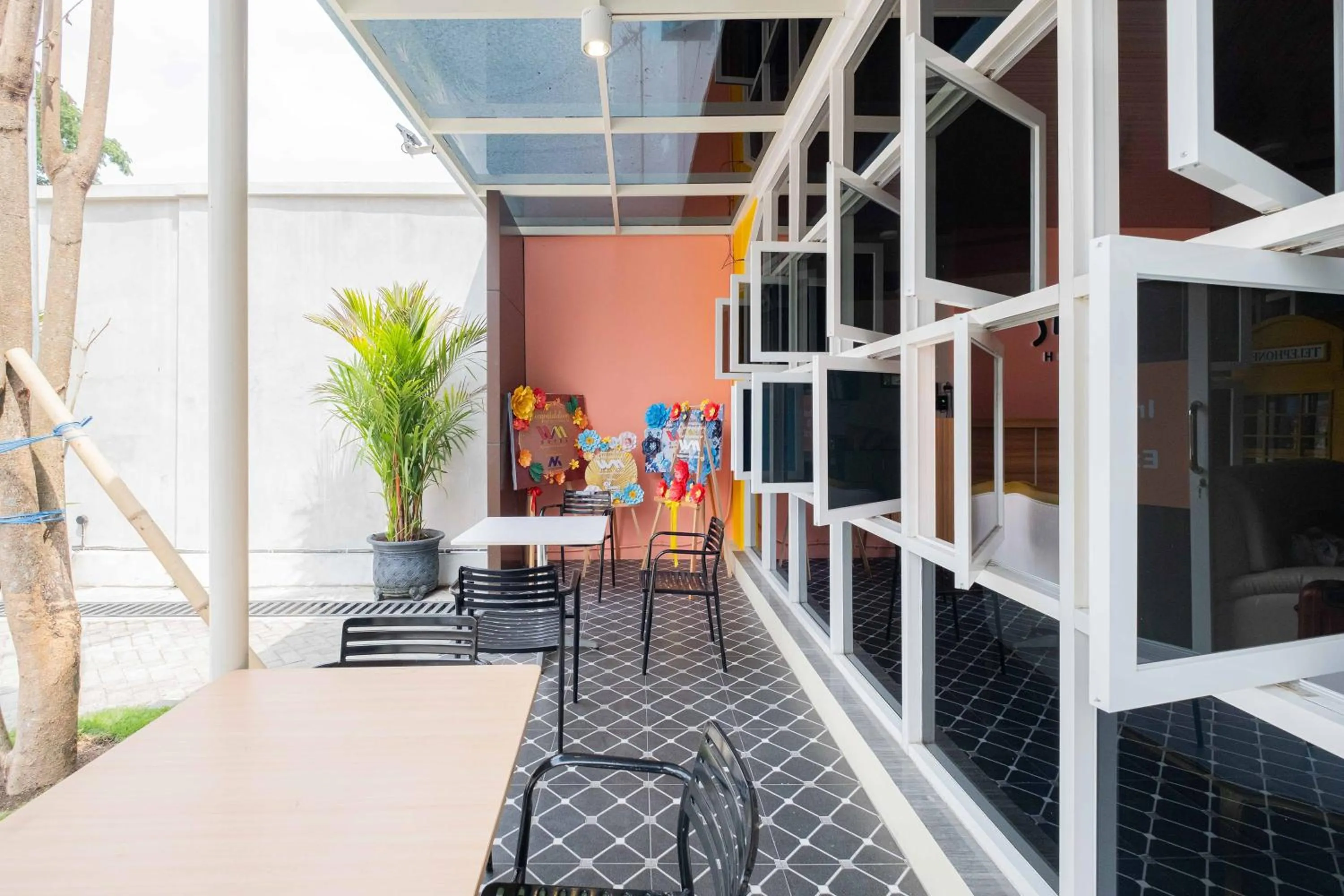 Seating area in Sans WM Hotel Blitar