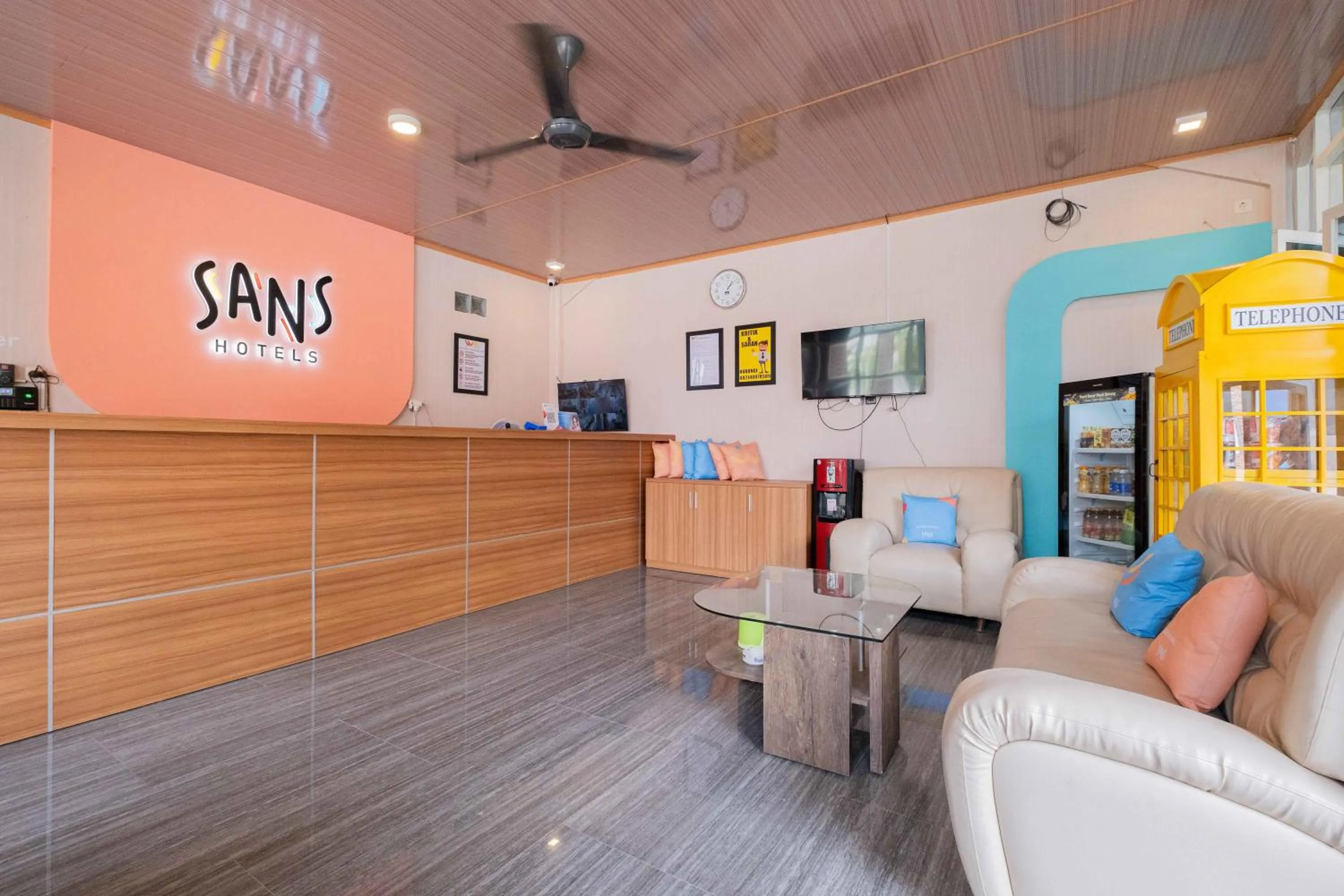 Lobby or reception in Sans WM Hotel Blitar