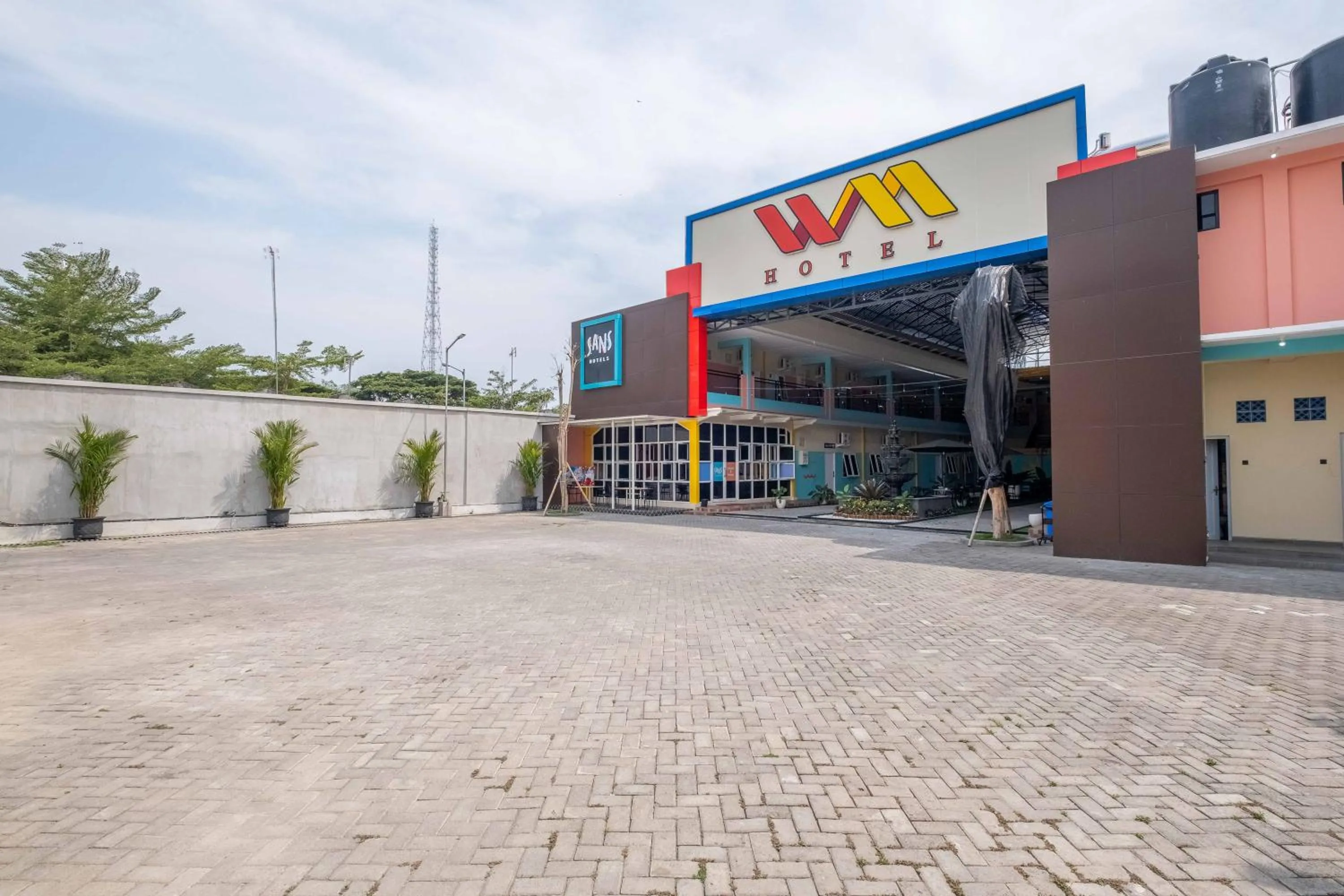Property building in Sans WM Hotel Blitar