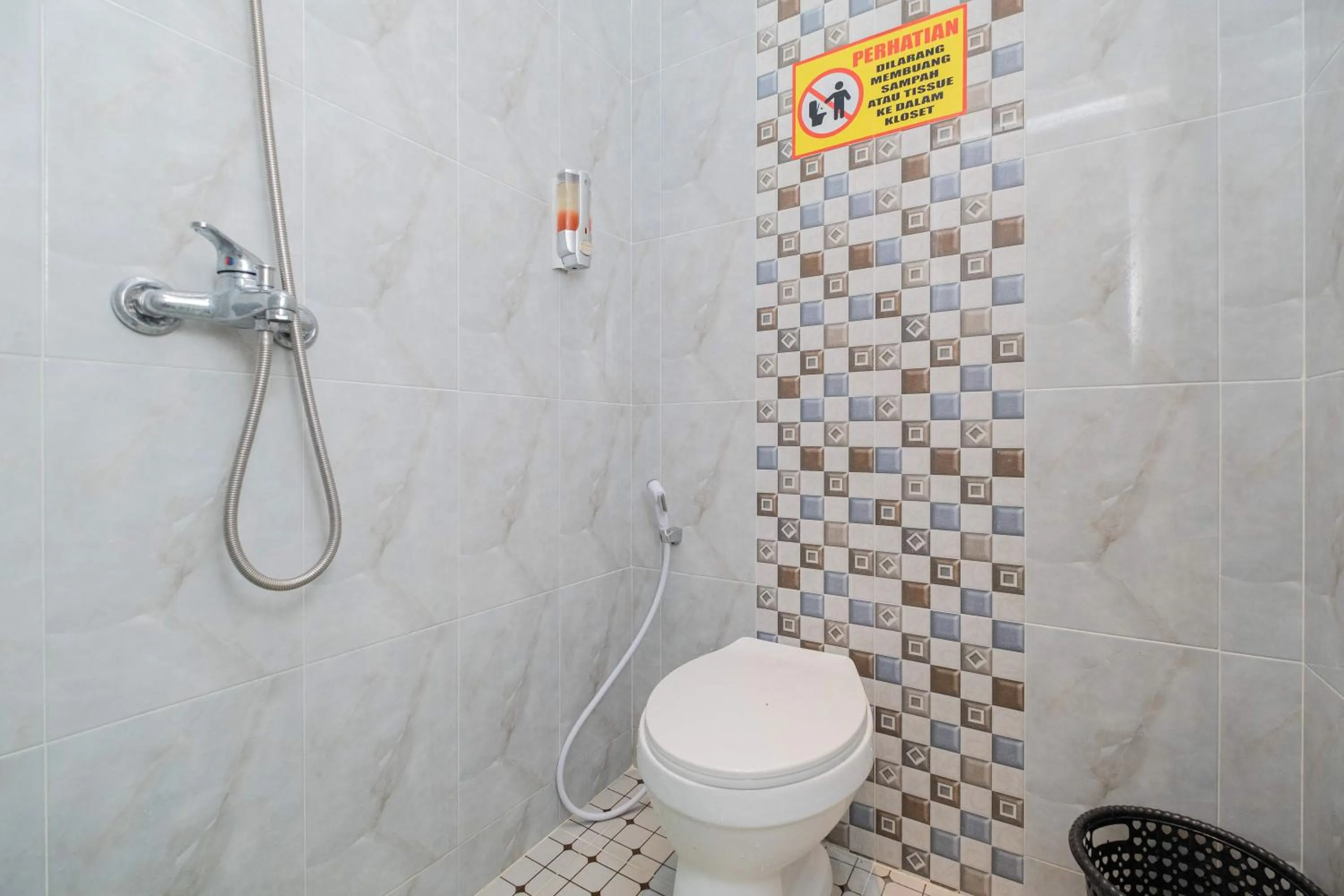 Bathroom in Sans WM Hotel Blitar