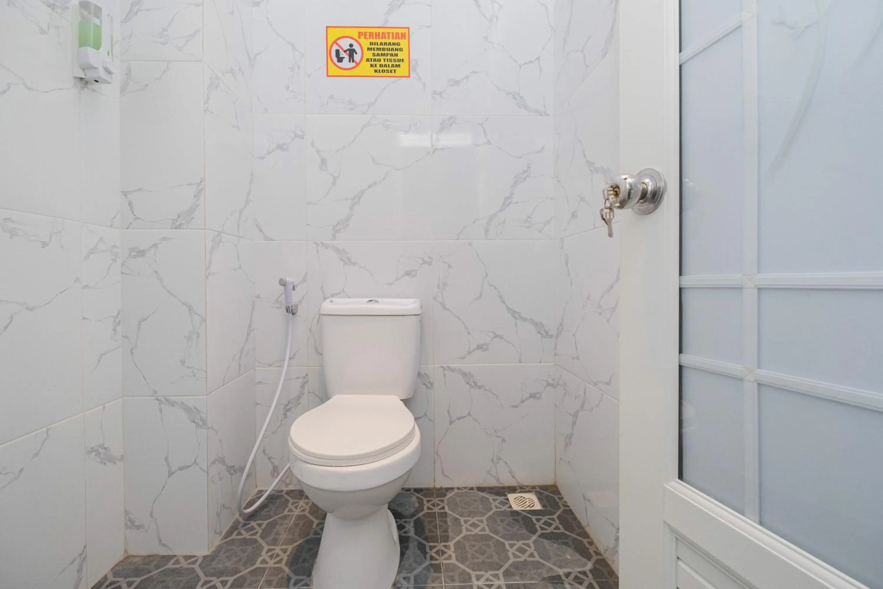 Bathroom in Sans WM Hotel Blitar