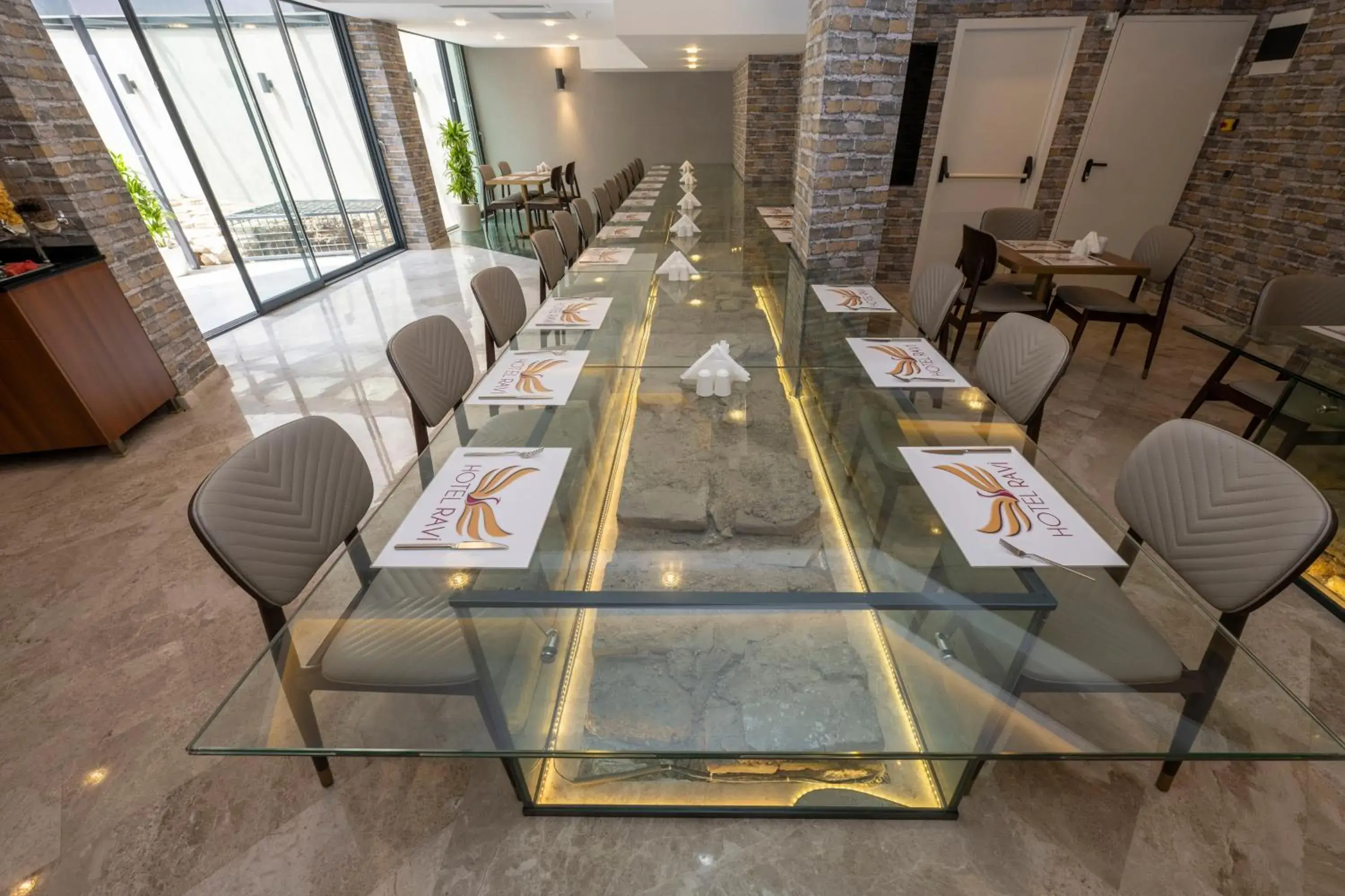 Restaurant/places to eat in Hotel Ravi Restaurant/places to eat in Hotel Ravi