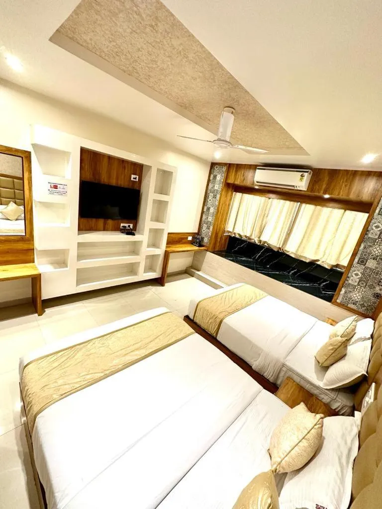 Communal lounge/ TV room in Hotel BKC Prime Near Trade Centre US Embassy, Mumbai