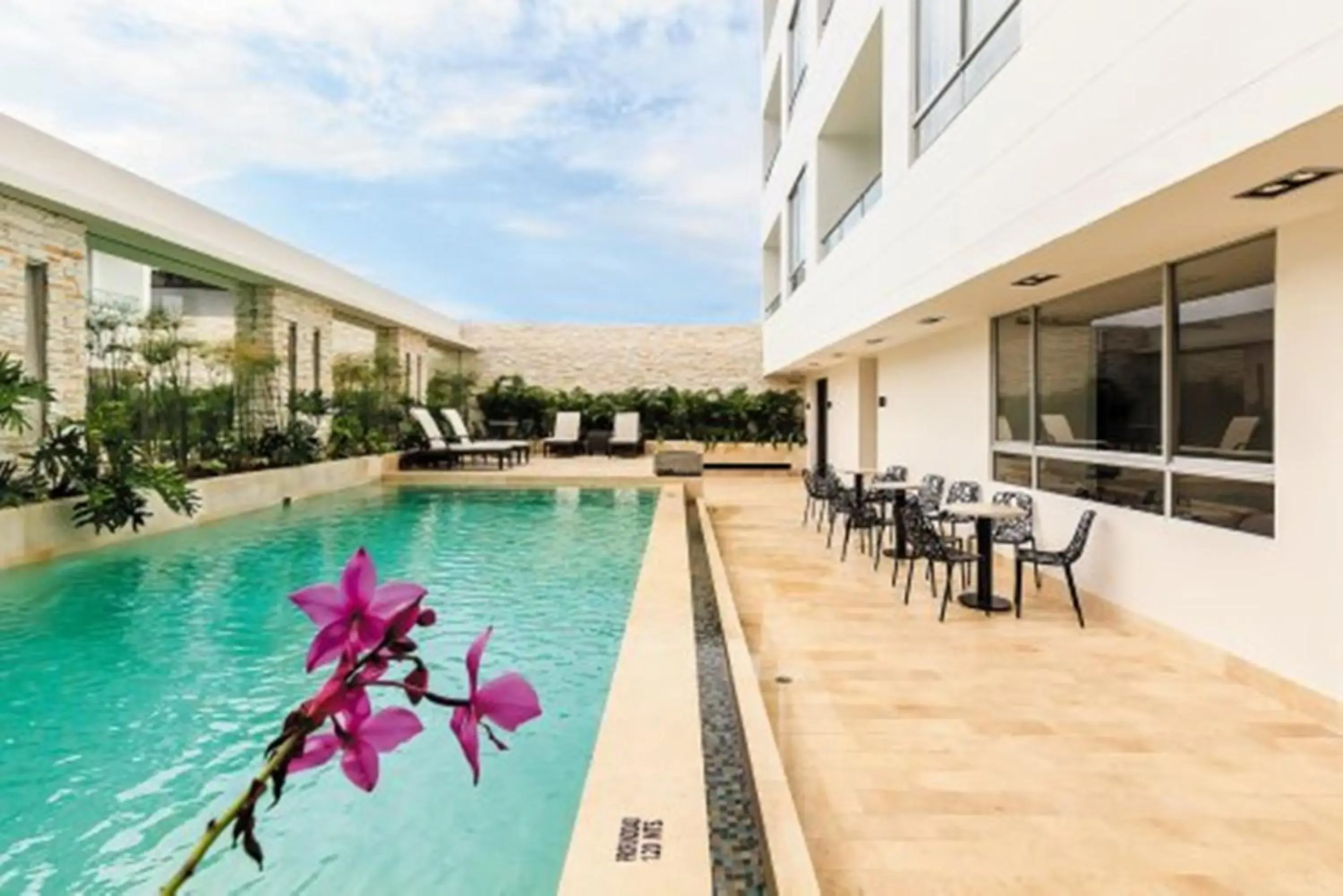 Swimming pool in Hotel Estelar Yopal Swimming pool in Hotel Estelar Yopal