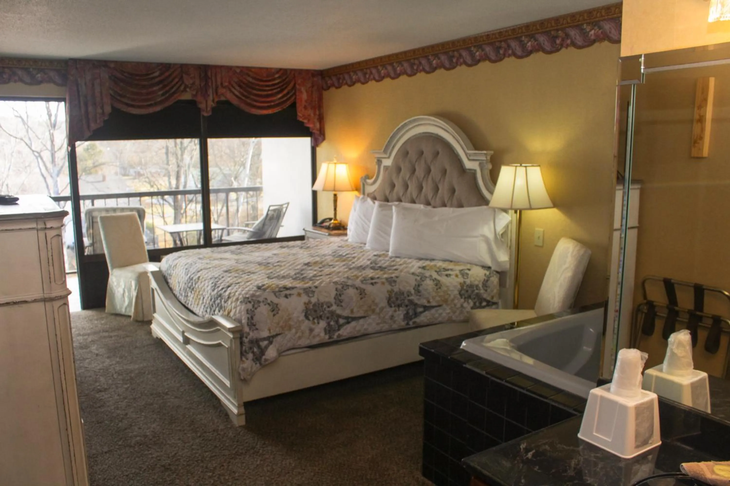 Bed in Rivergate Mountain Lodge