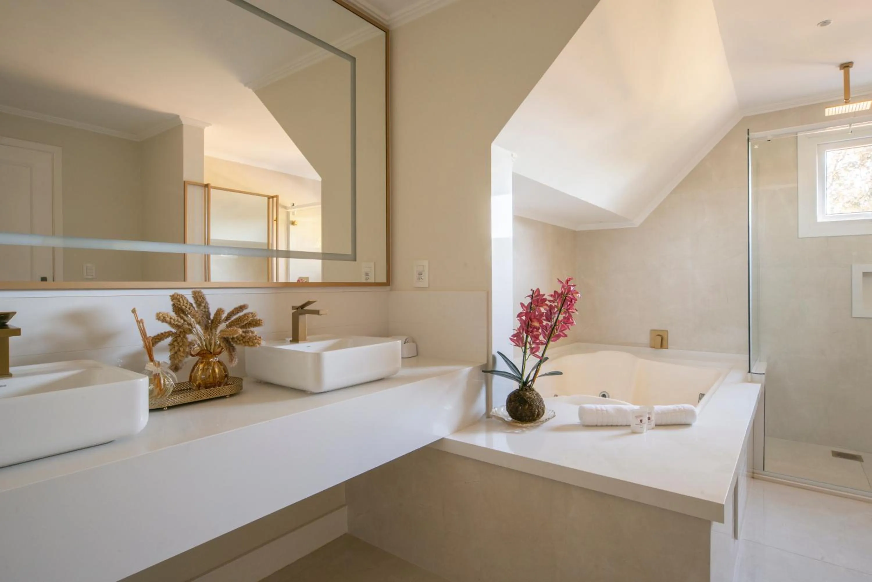 Hot Tub in Hotel Monte Felice Bosque