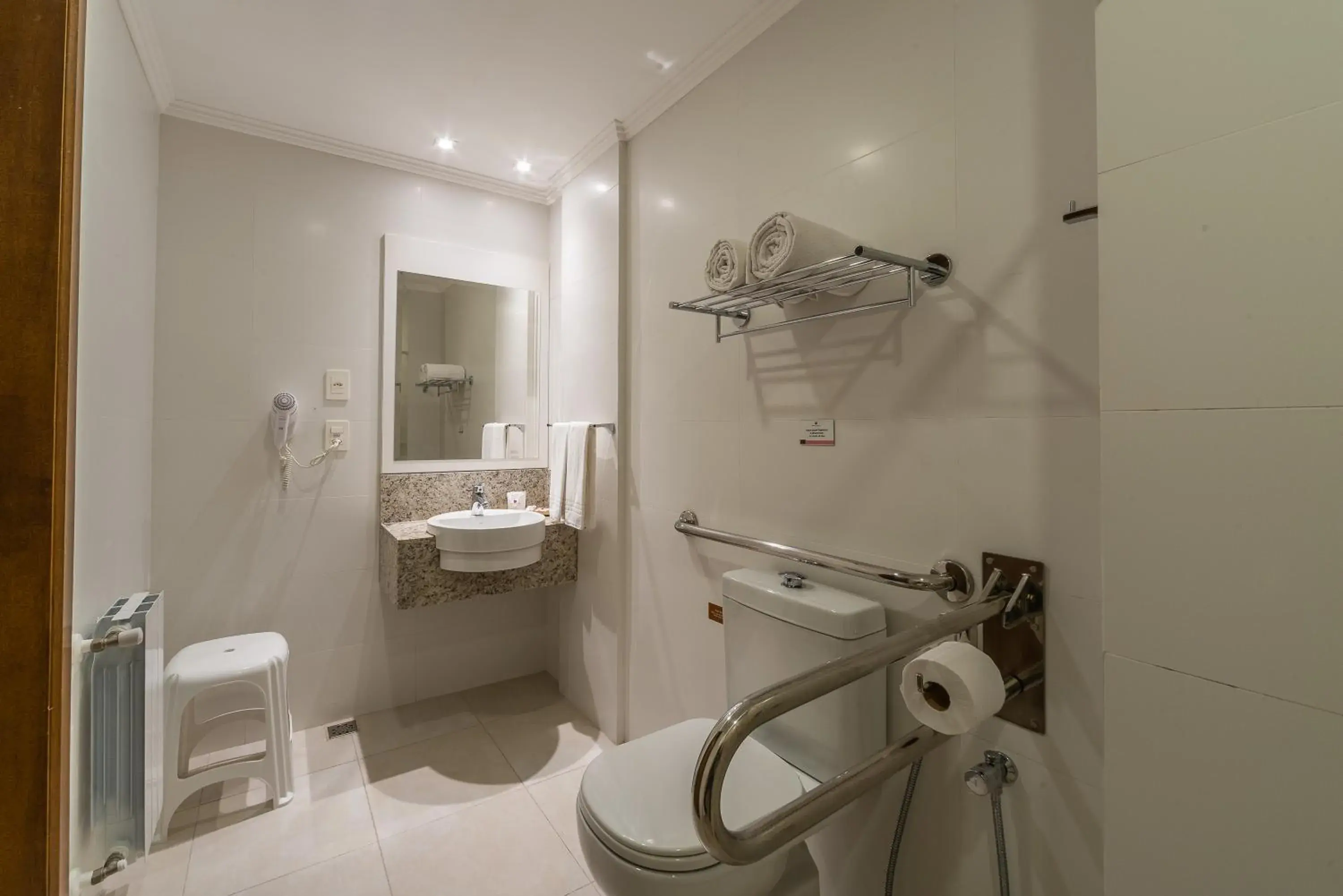 Double Room - Disability Access in Hotel Monte Felice Bosque Double Room - Disability Access in Hotel Monte Felice Bosque