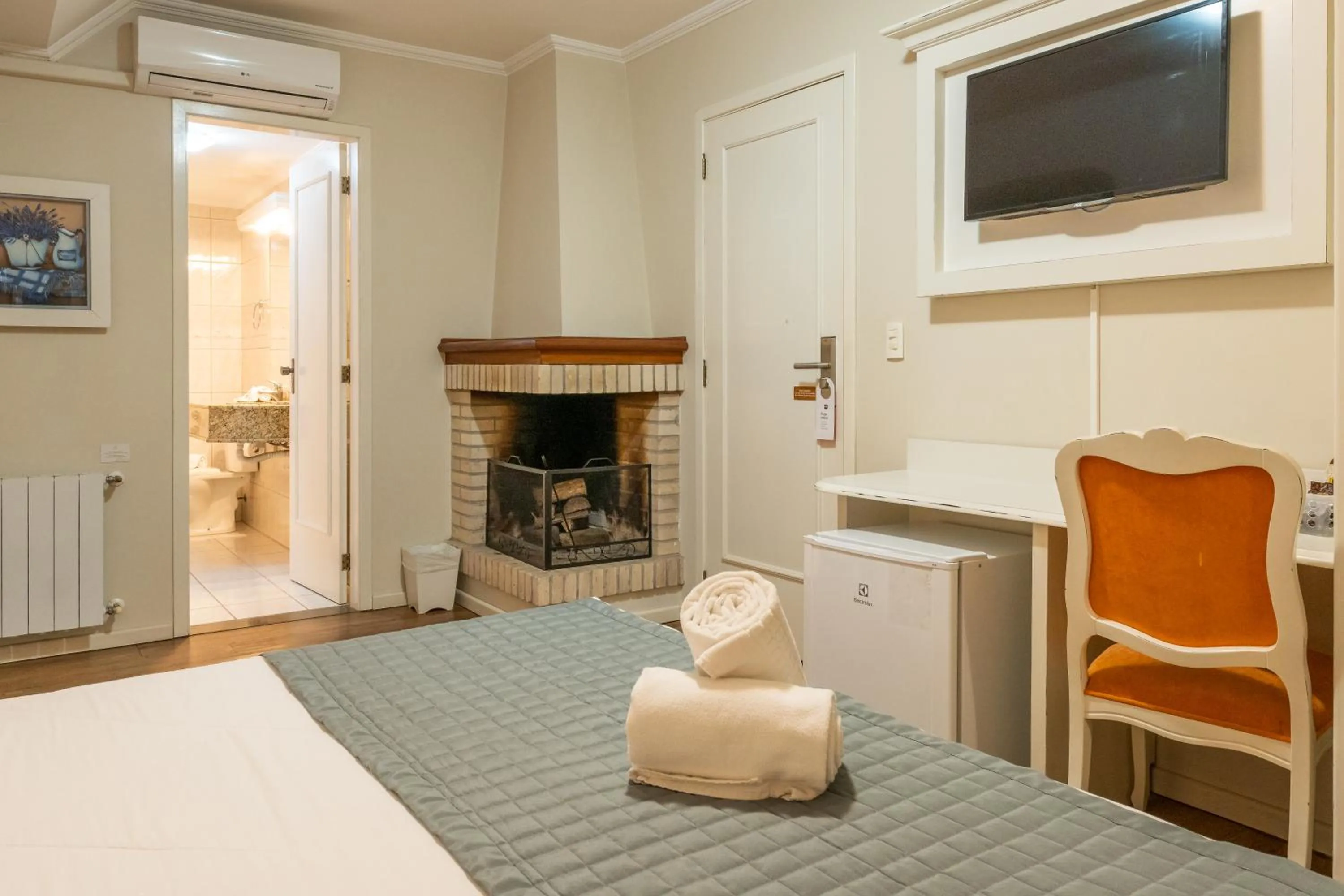 Bed in Hotel Monte Felice Bosque