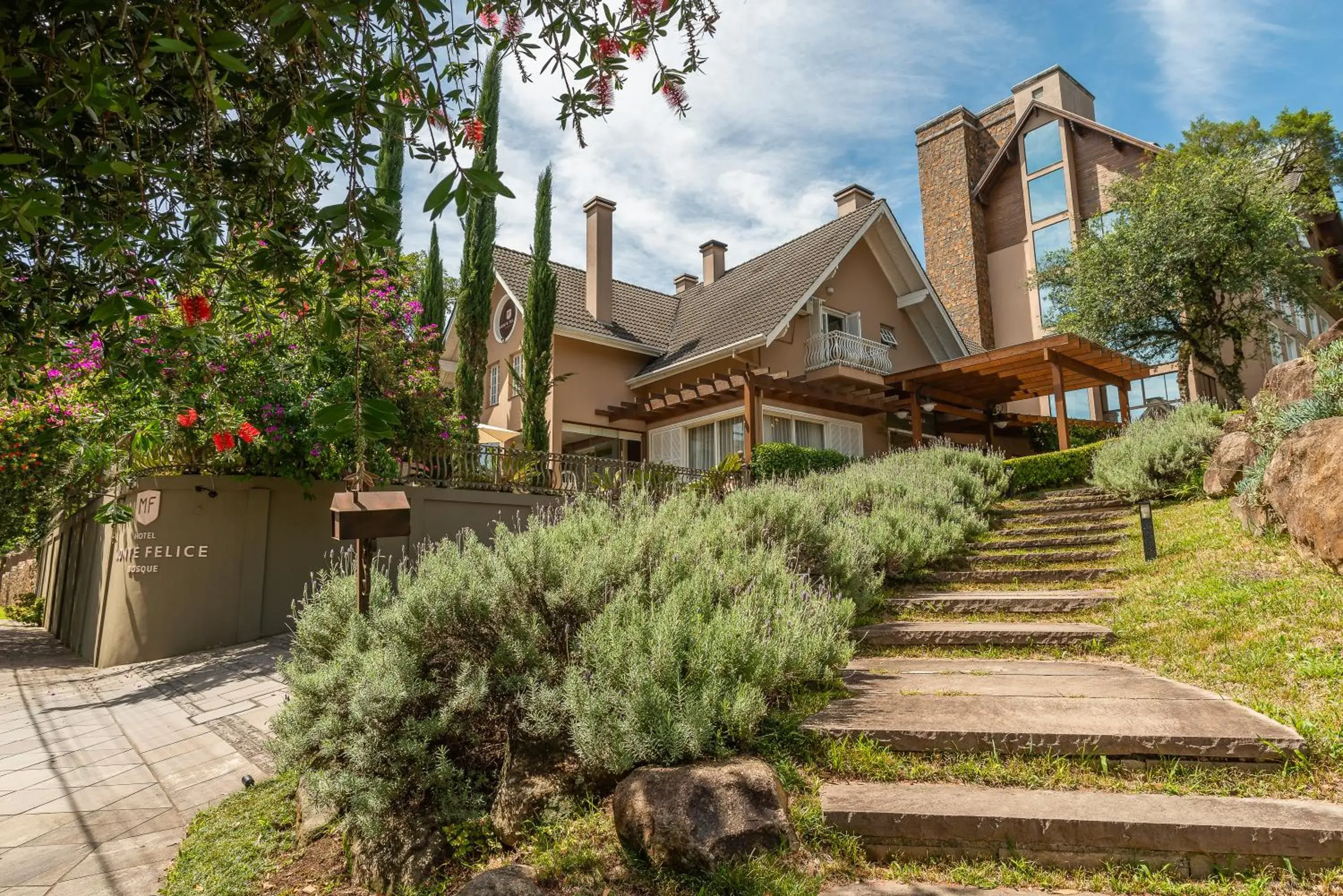 Property building in Hotel Monte Felice Bosque Property building in Hotel Monte Felice Bosque