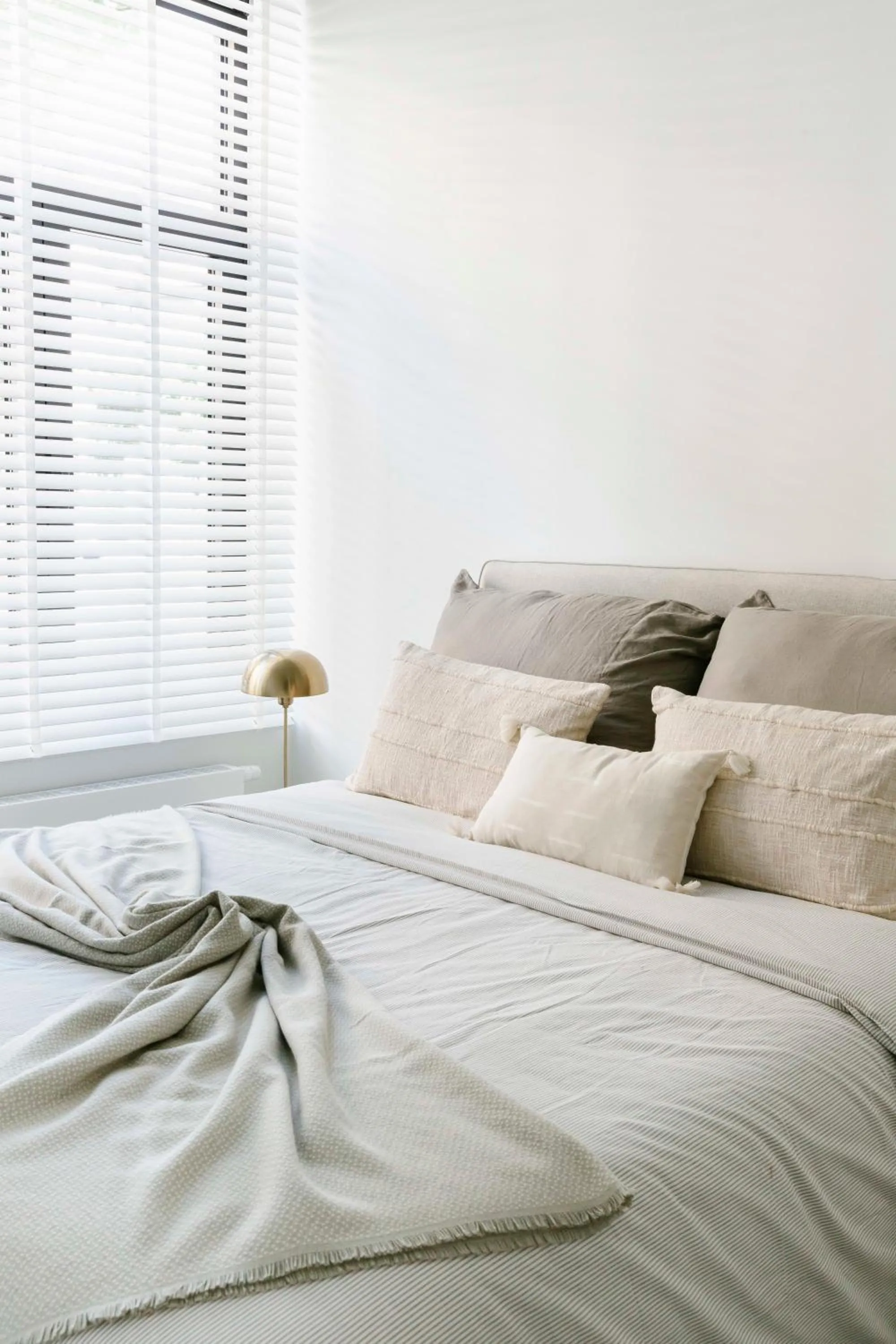 Bed in High-end flats at South area