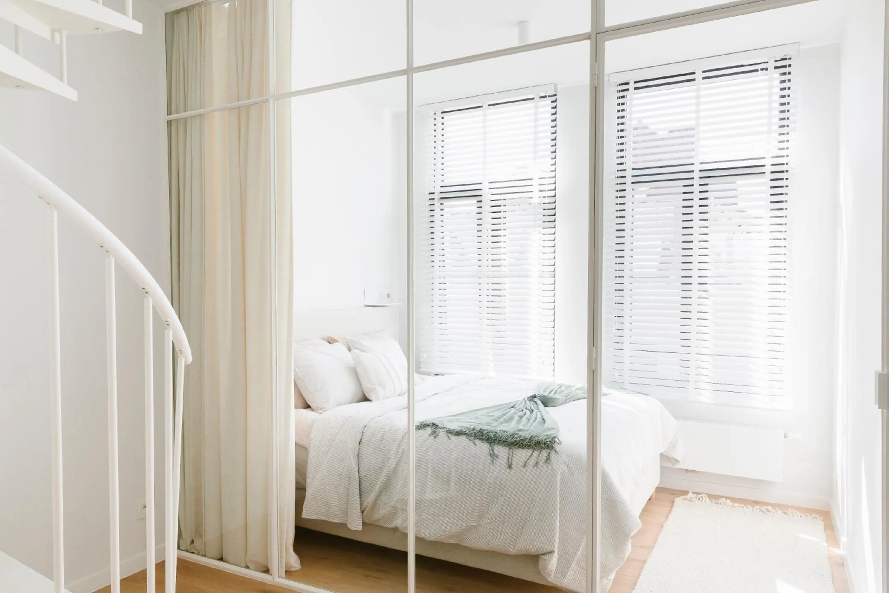 Bed in High-end flats at South area