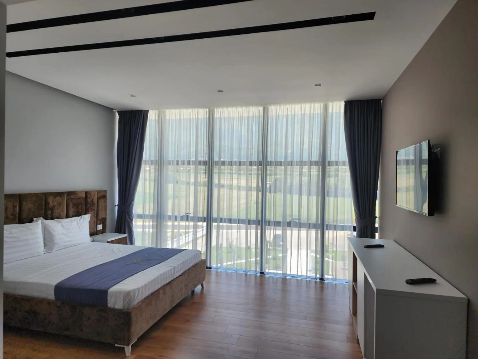 Bed in Imperador Palace Hotel Restorant