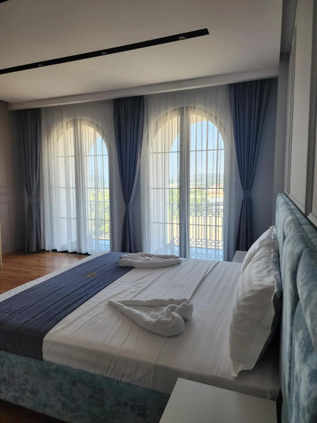 Bed in Imperador Palace Hotel Restorant