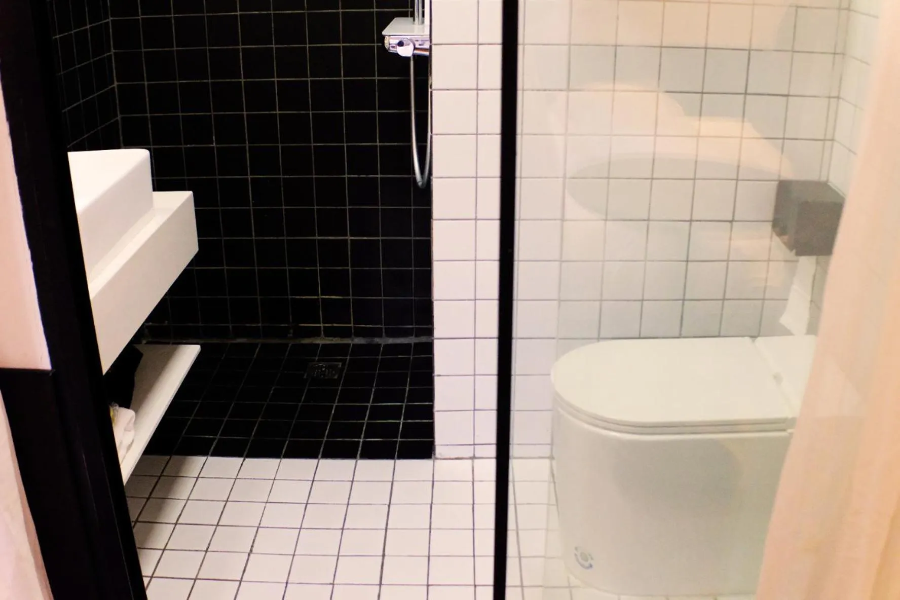 Shower in City Park Hotel