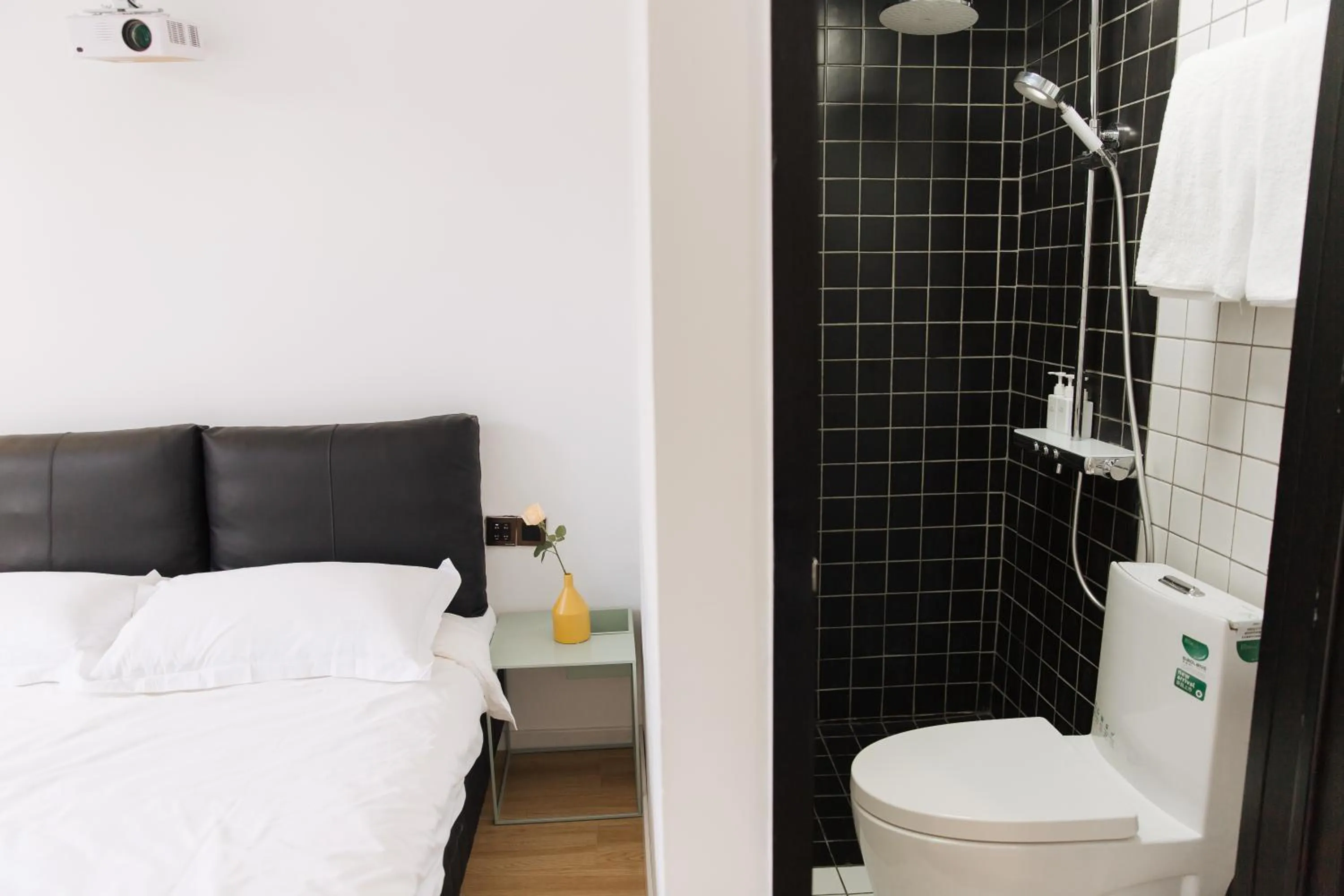 Toilet, Bed in City Park Hotel